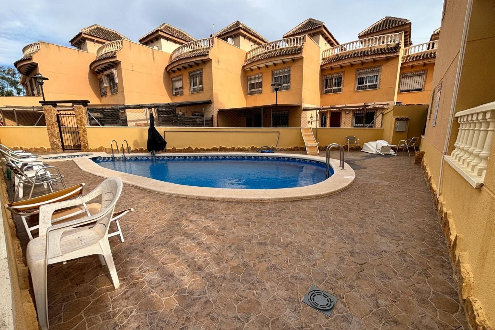 Open-plan lounge and dining area in 5-bedroom villa, El Edén