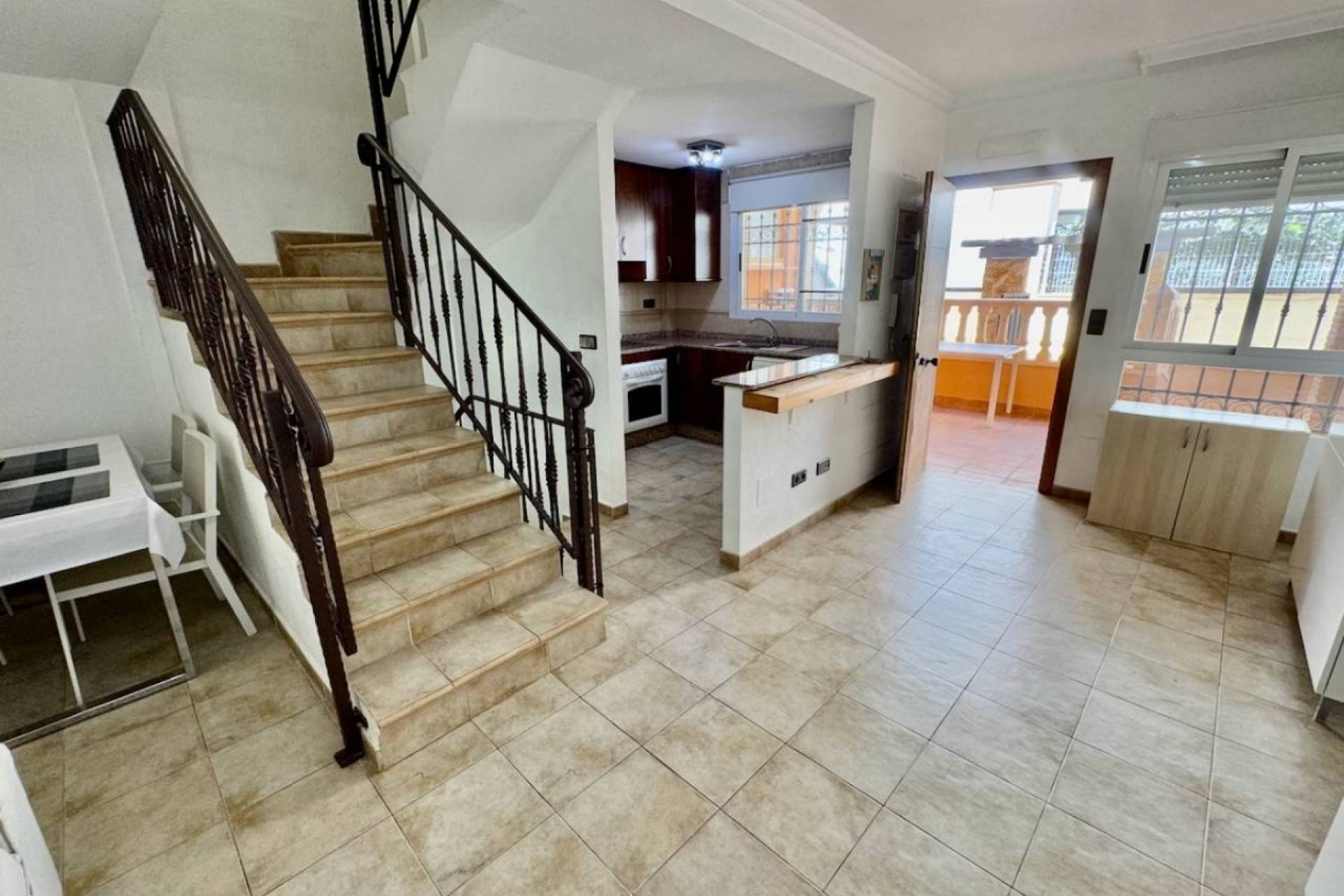 Fitted kitchen in 5-bedroom villa, El Edén, Guardamar Del Segura