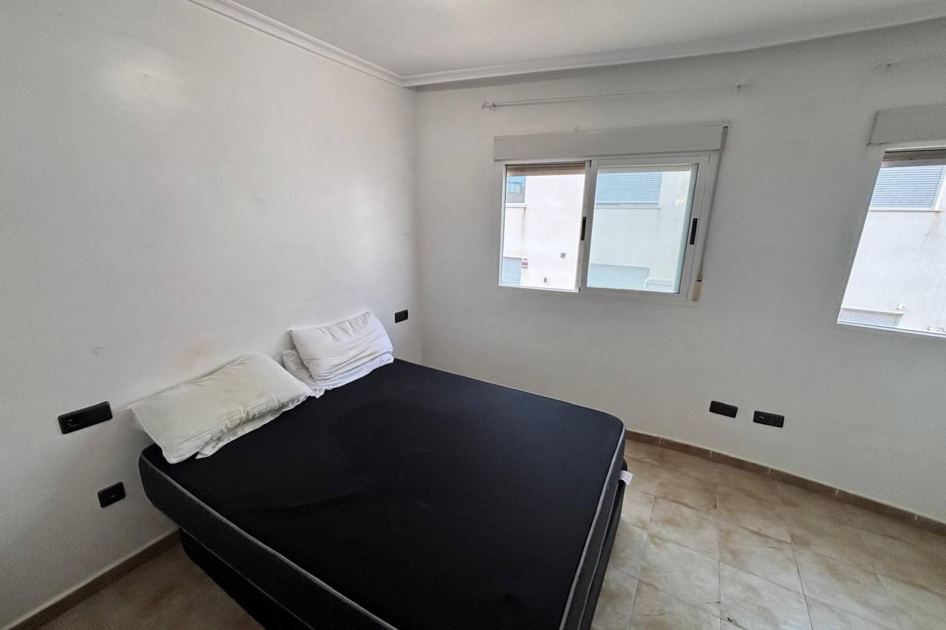 Lower ground floor bedroom in villa, El Edén, Guardamar Del Segura