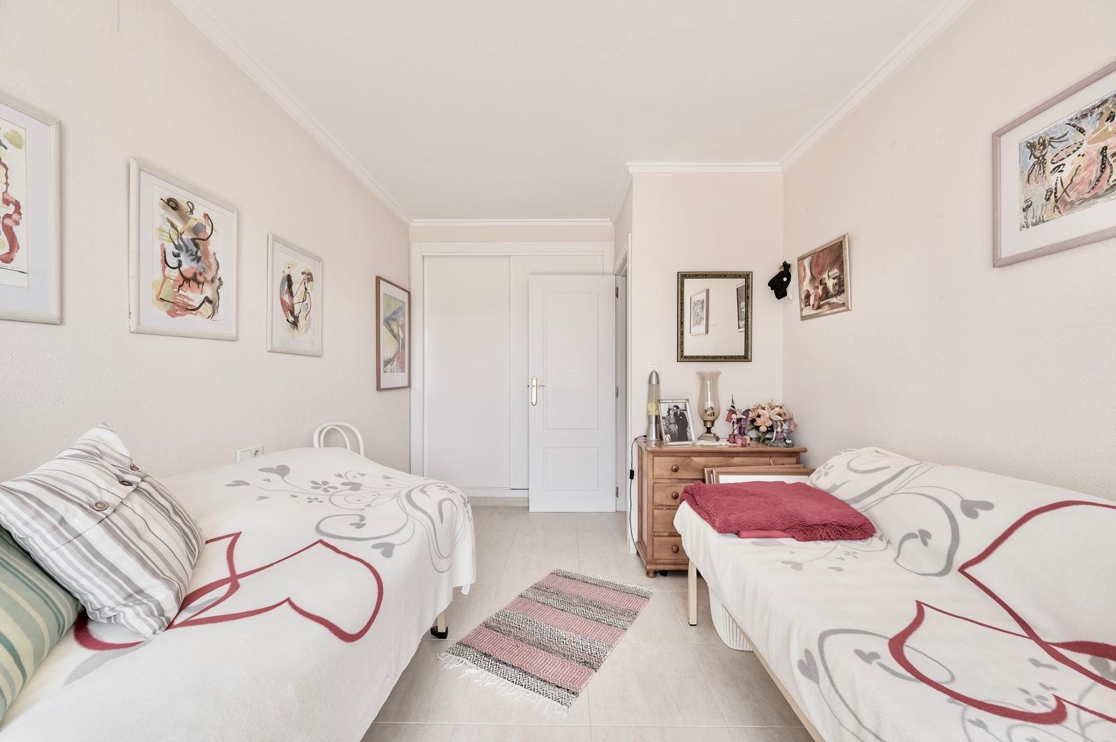 Upper-floor landing in 1-bedroom townhouse, La Siesta, Torrevieja