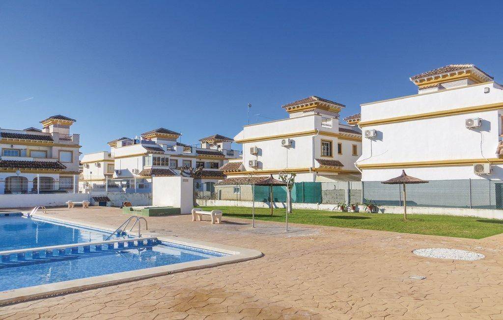 Exterior of gated complex, Carrefour, Torrevieja