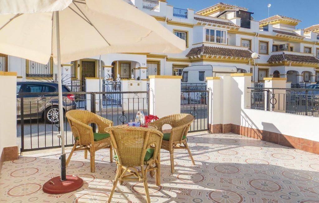 Front facade of 3-bedroom villa in Carrefour, Torrevieja
