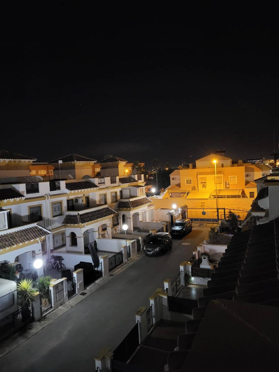 Street-level view of villa complex in Carrefour, Torrevieja