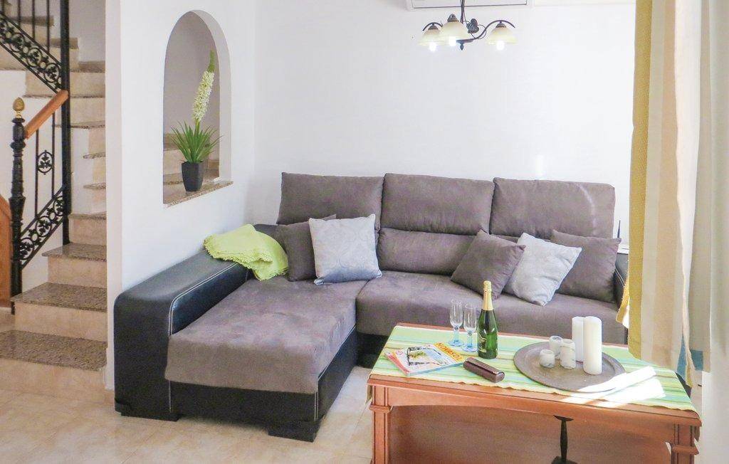 Second bedroom in 3-bedroom villa, Carrefour, Torrevieja