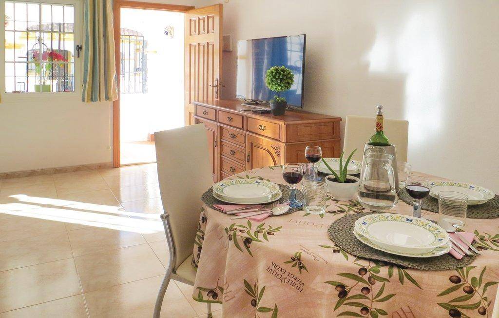 Third bedroom in 3-bedroom villa, Carrefour, Torrevieja