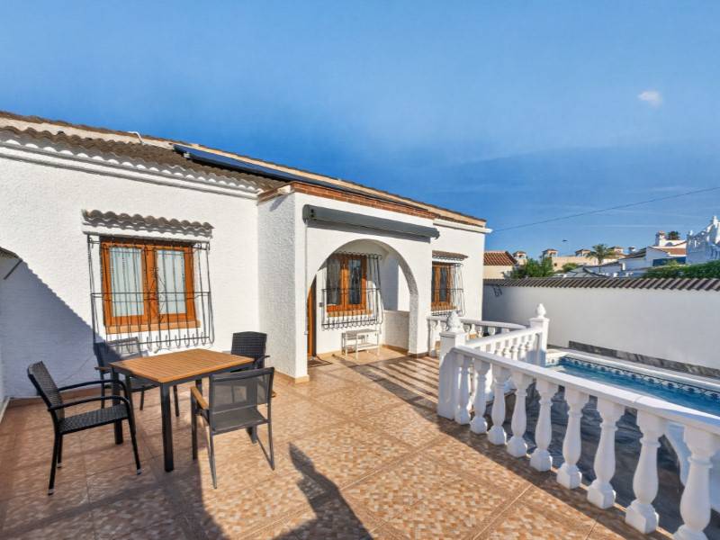 Living room interior at 3-bedroom villa in La Siesta, Torrevieja