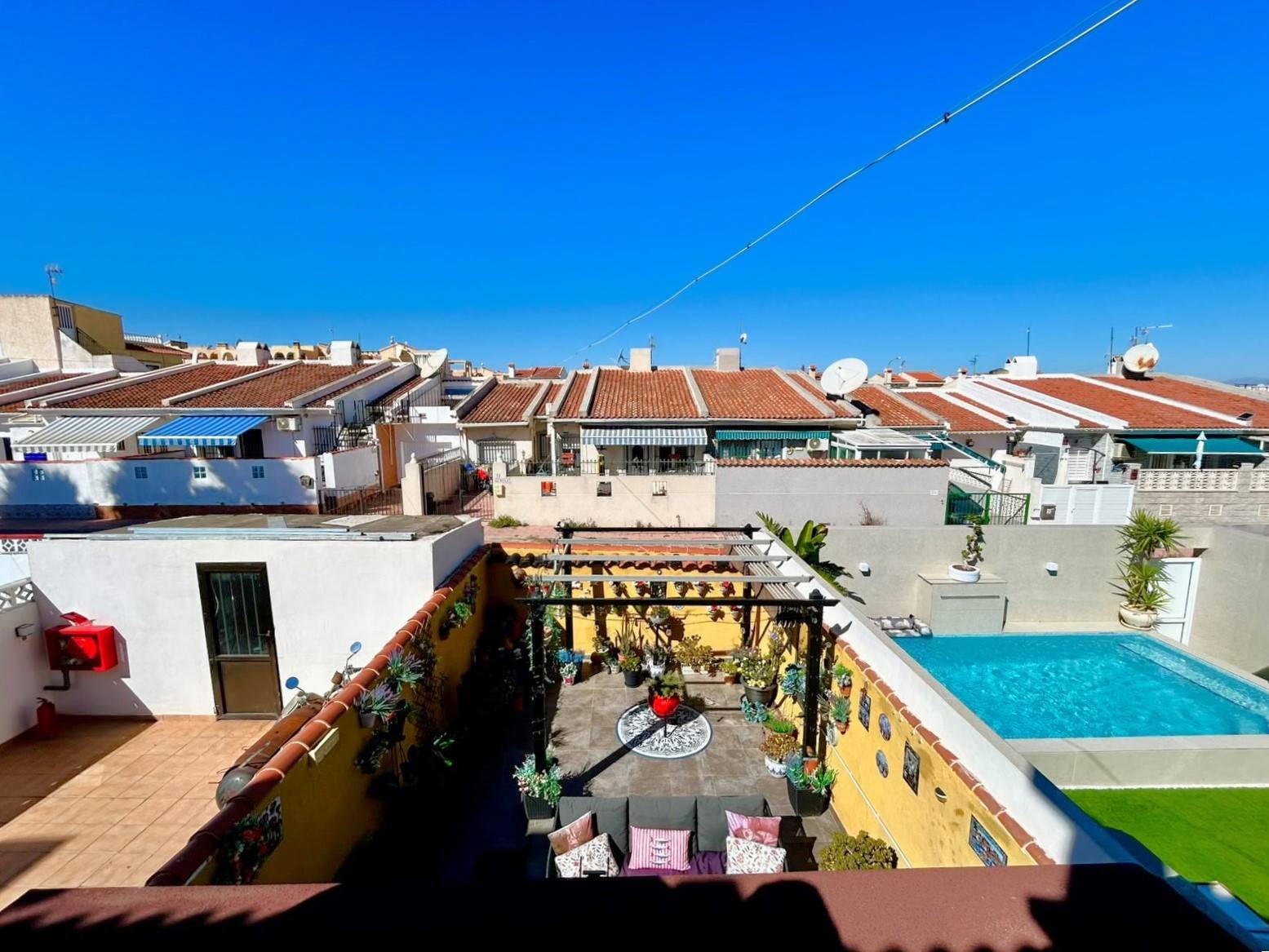 Paved area within plot of villa, La Siesta, Torrevieja