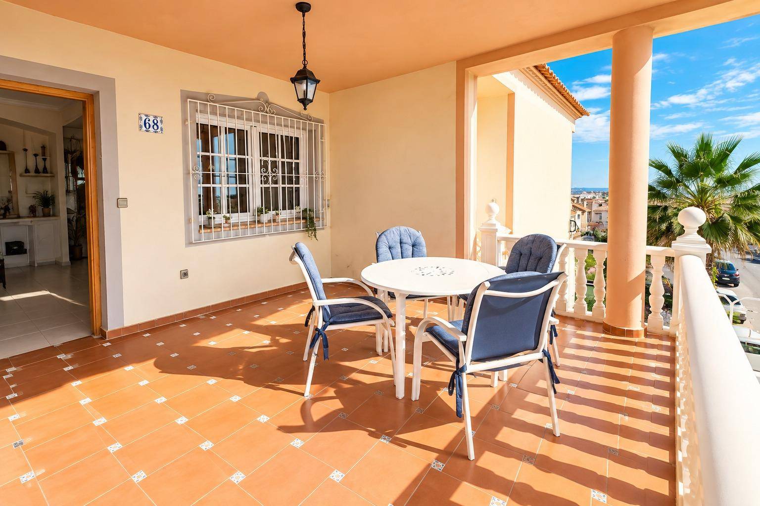 Bedroom with built-in wardrobes in 2-bedroom apartment, La Siesta, Torrevieja