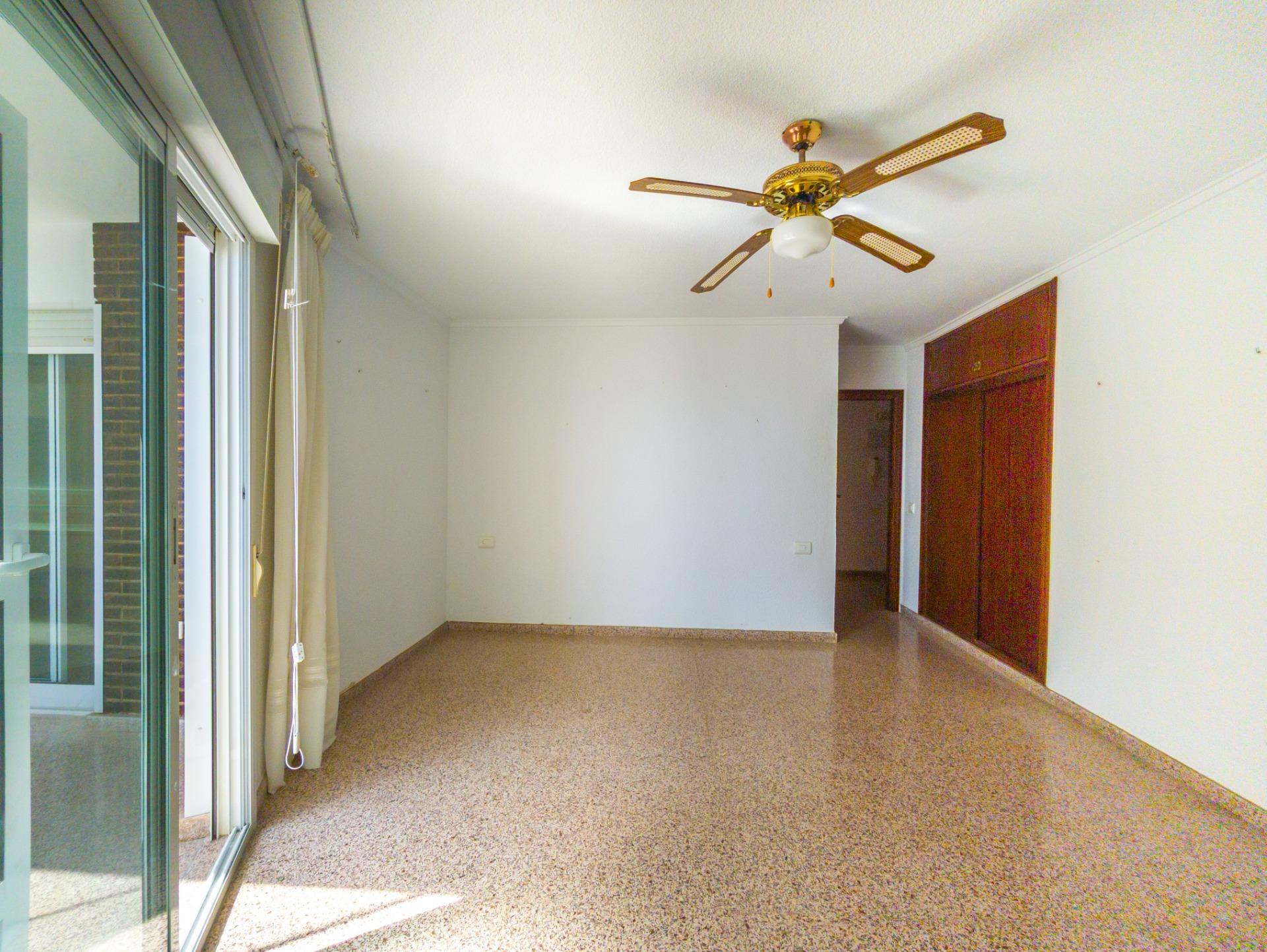 Corridor and hallway in 97 m2 apartment, La Mata Pueblo, Torrevieja