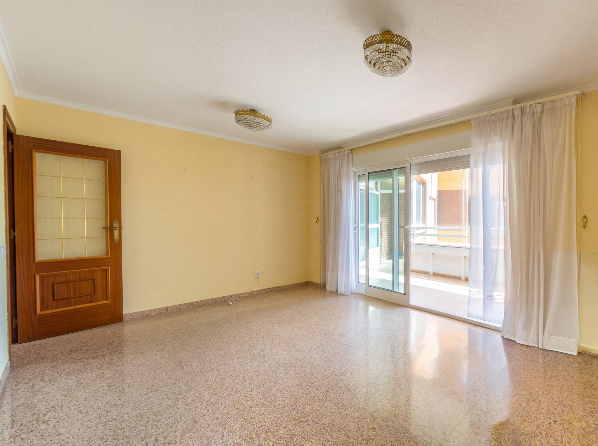 Third bedroom with natural light in apartment, La Mata Pueblo, Torrevieja