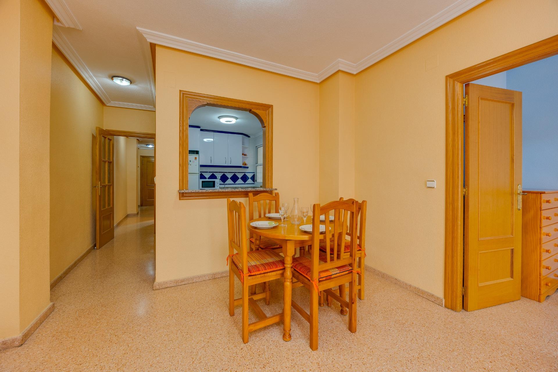 Dining area in 2-bedroom apartment, Playa del Cura, Torrevieja