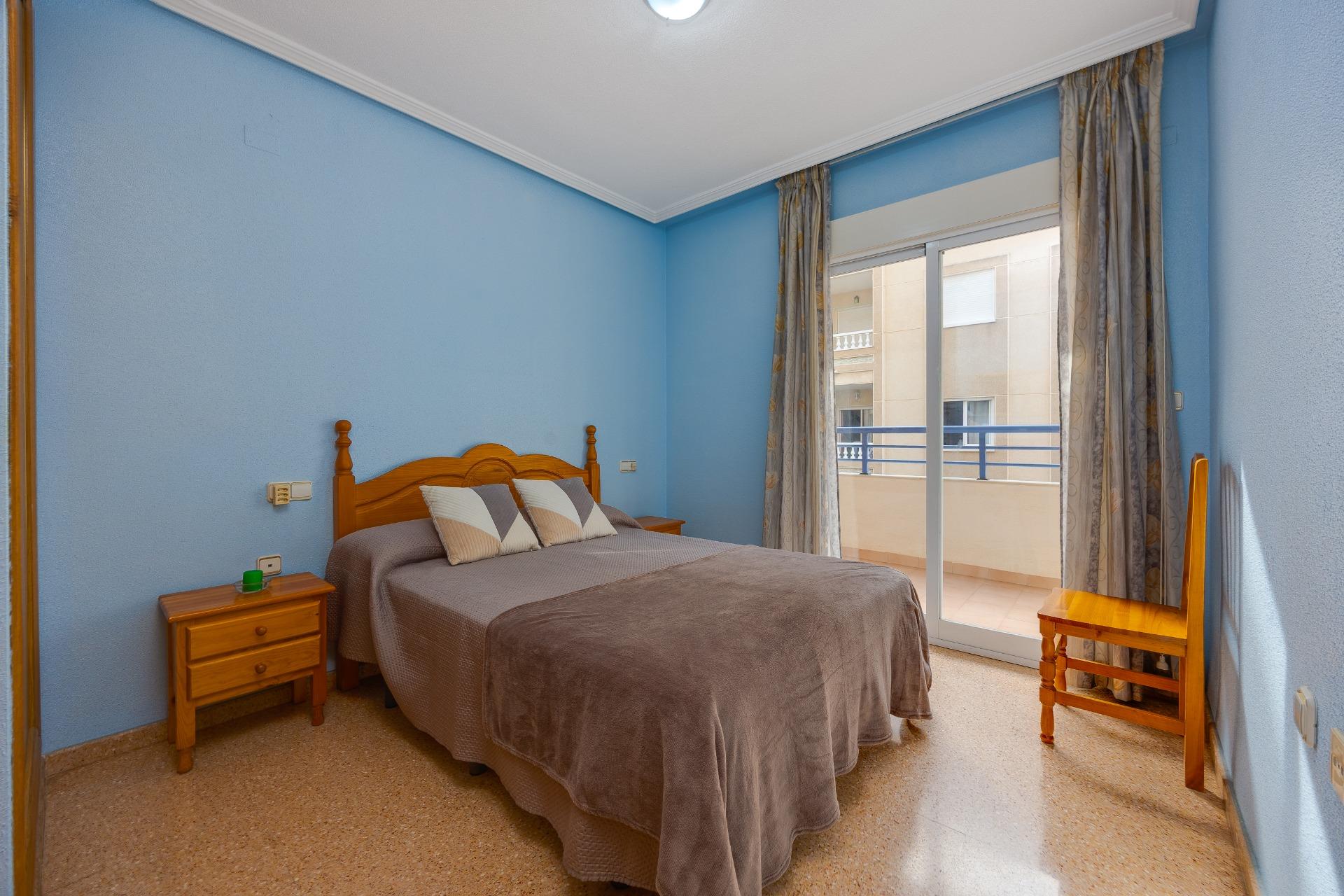 Second bedroom with built-in wardrobes in 2-bedroom apartment, Playa del Cura