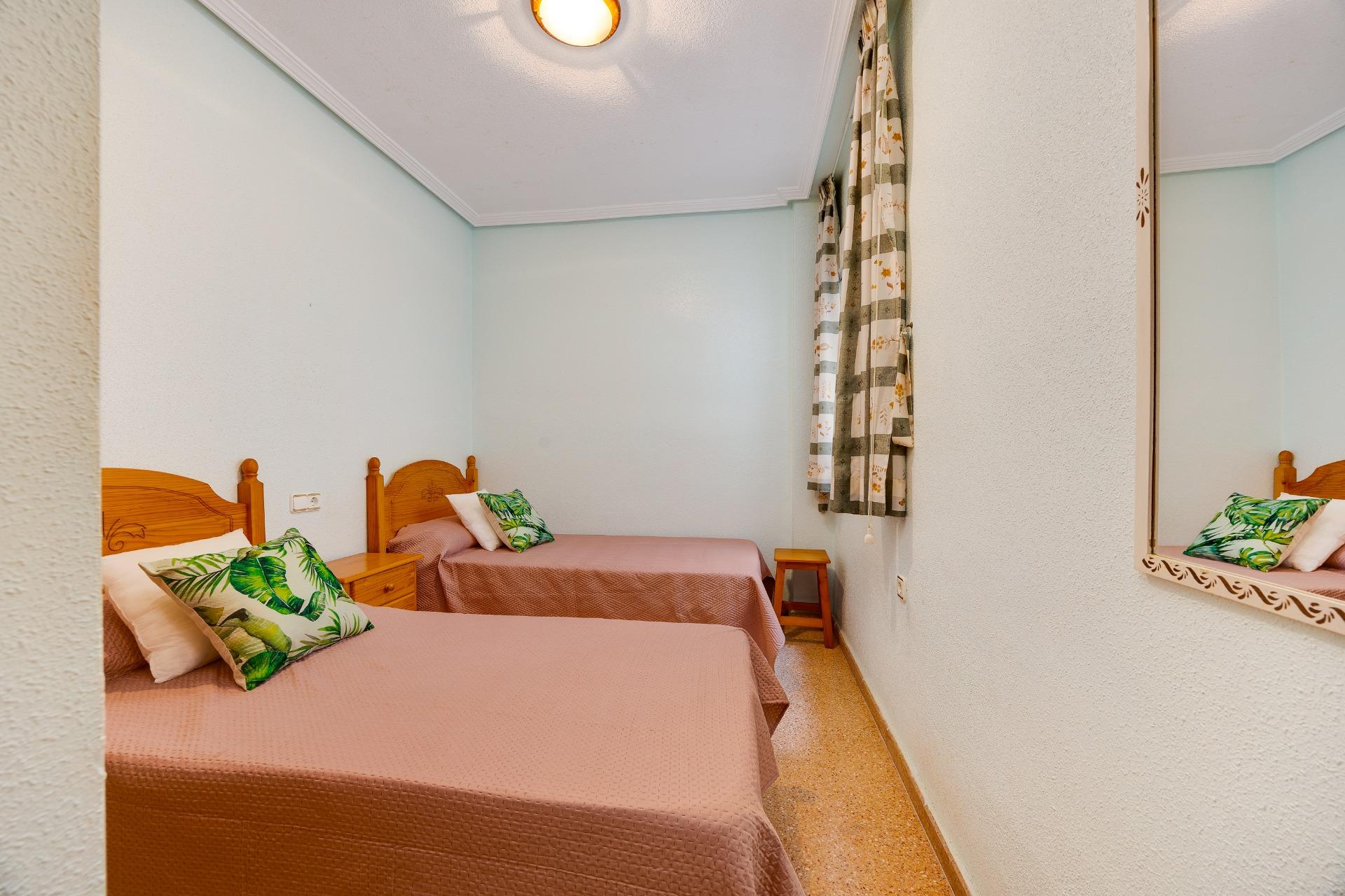 Bathroom in 2-bedroom apartment, Playa del Cura, Torrevieja