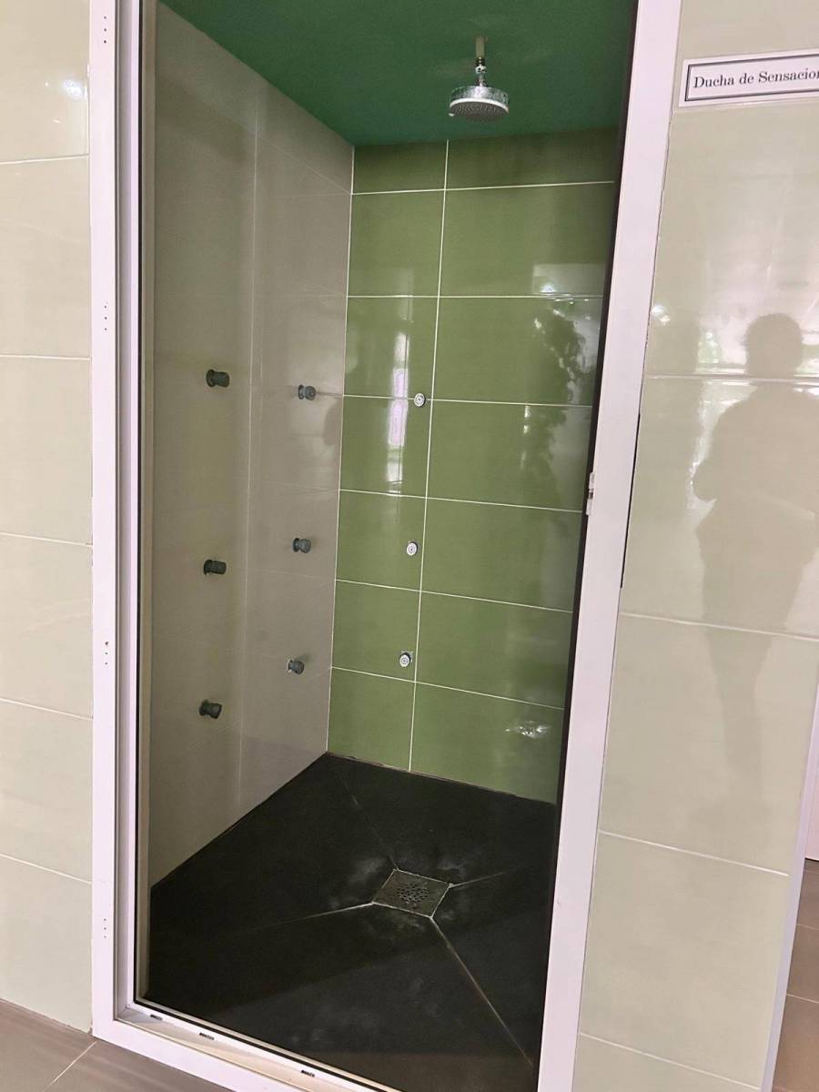 Bedroom wardrobe and floor space, 2-bedroom apartment, Lomas de Cabo Roig