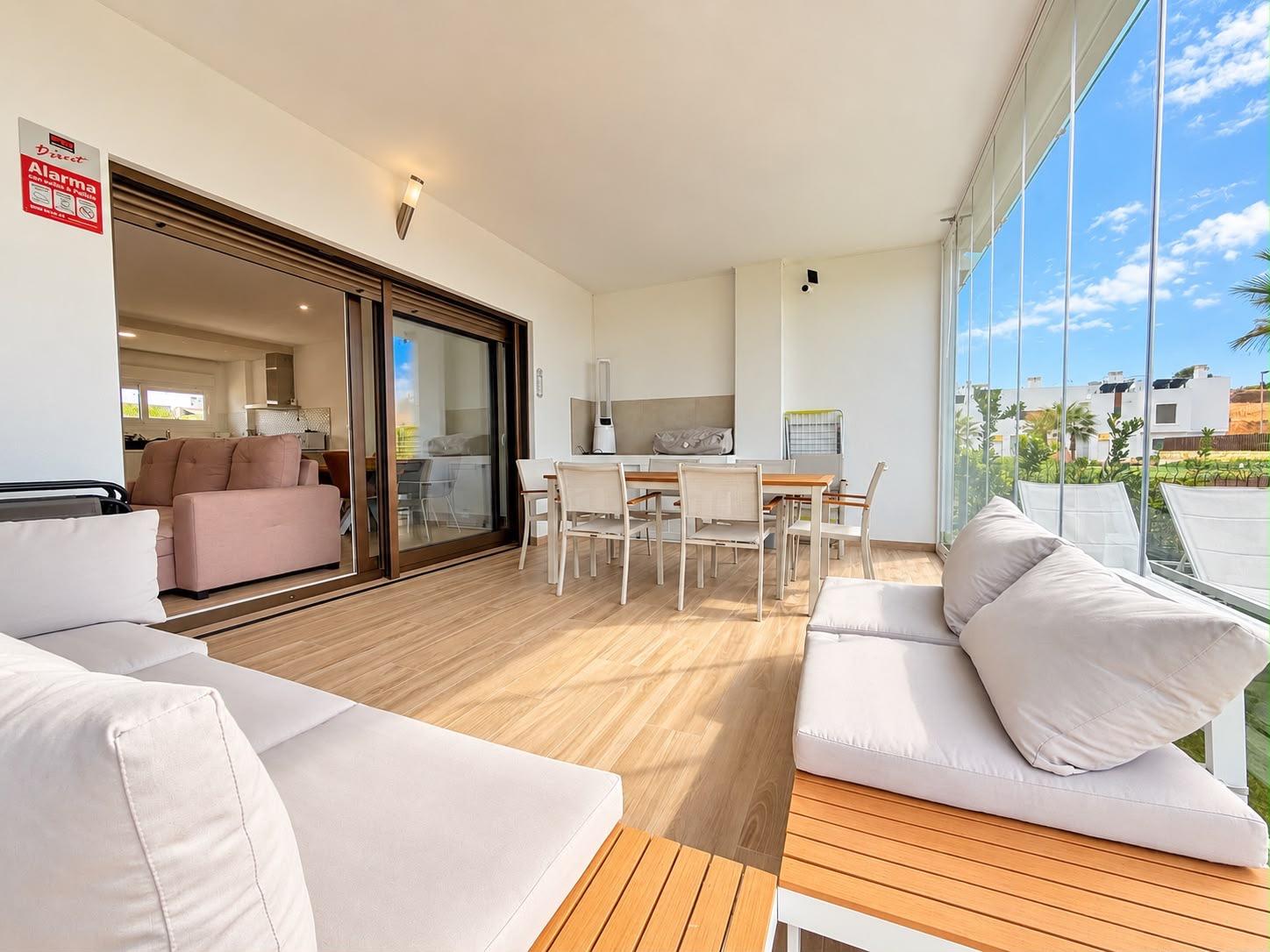 Built-in wardrobes in 1-bedroom bungalow, Desamparados-Hurchillo-Torremendo, Orihuela