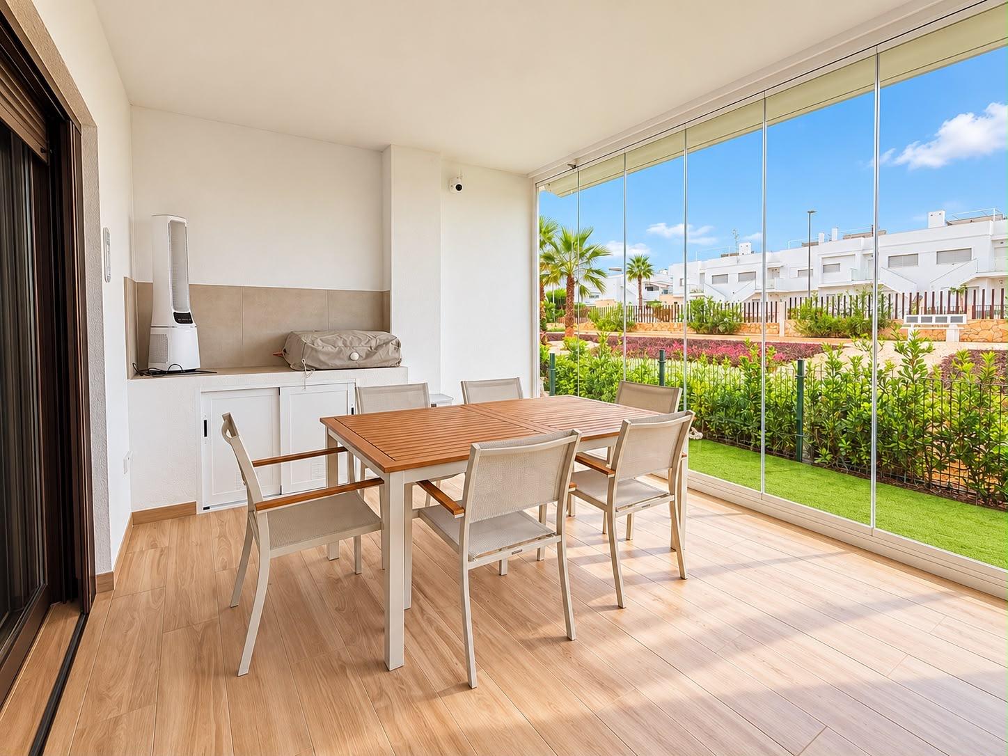 Terrace area in 1-bedroom bungalow, Desamparados-Hurchillo-Torremendo, Orihuela