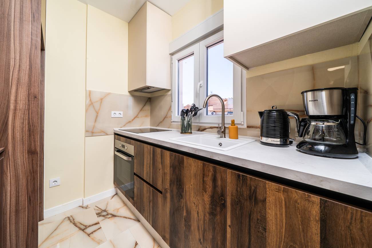 Open-plan kitchen and dining area in 2-bedroom apartment, La Siesta, Torrevieja