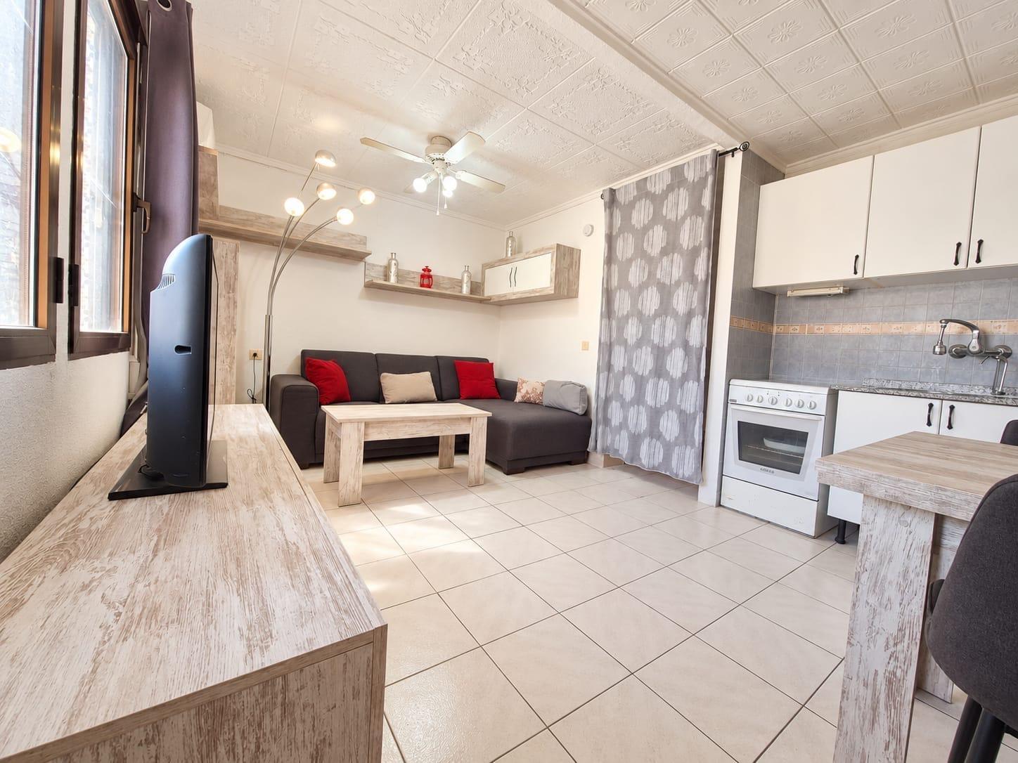 Interior hallway in 2-bedroom bungalow, Torretas, Torrevieja