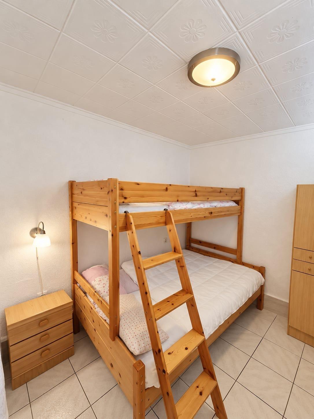 Bathroom with shower in ground-floor bungalow, Torretas, Torrevieja