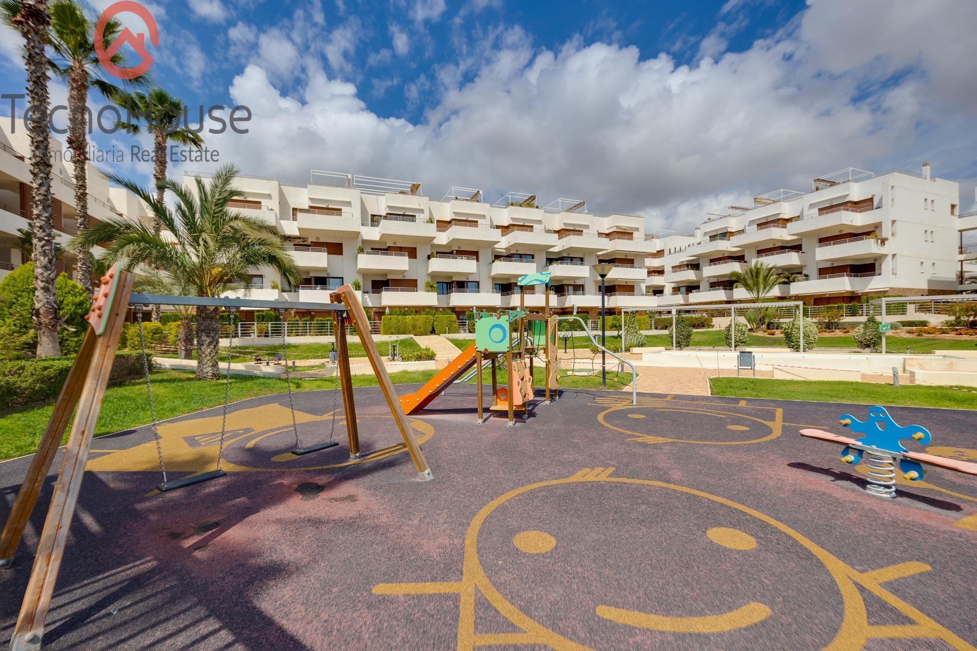 Kitchen counter and hob in 2-bedroom apartment, Lomas de Cabo Roig