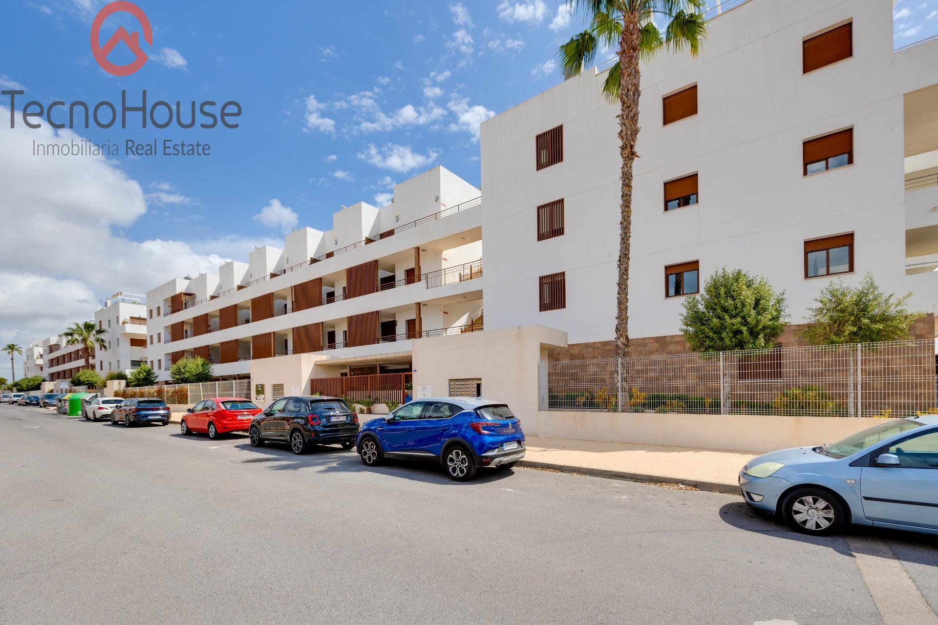 Communal pool surround with paving, Residencial Terrazas de Campoamor