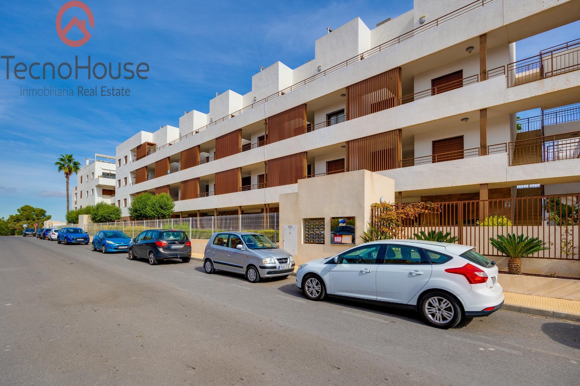 Bathroom mirror and fittings in 2-bedroom apartment, Lomas de Cabo Roig