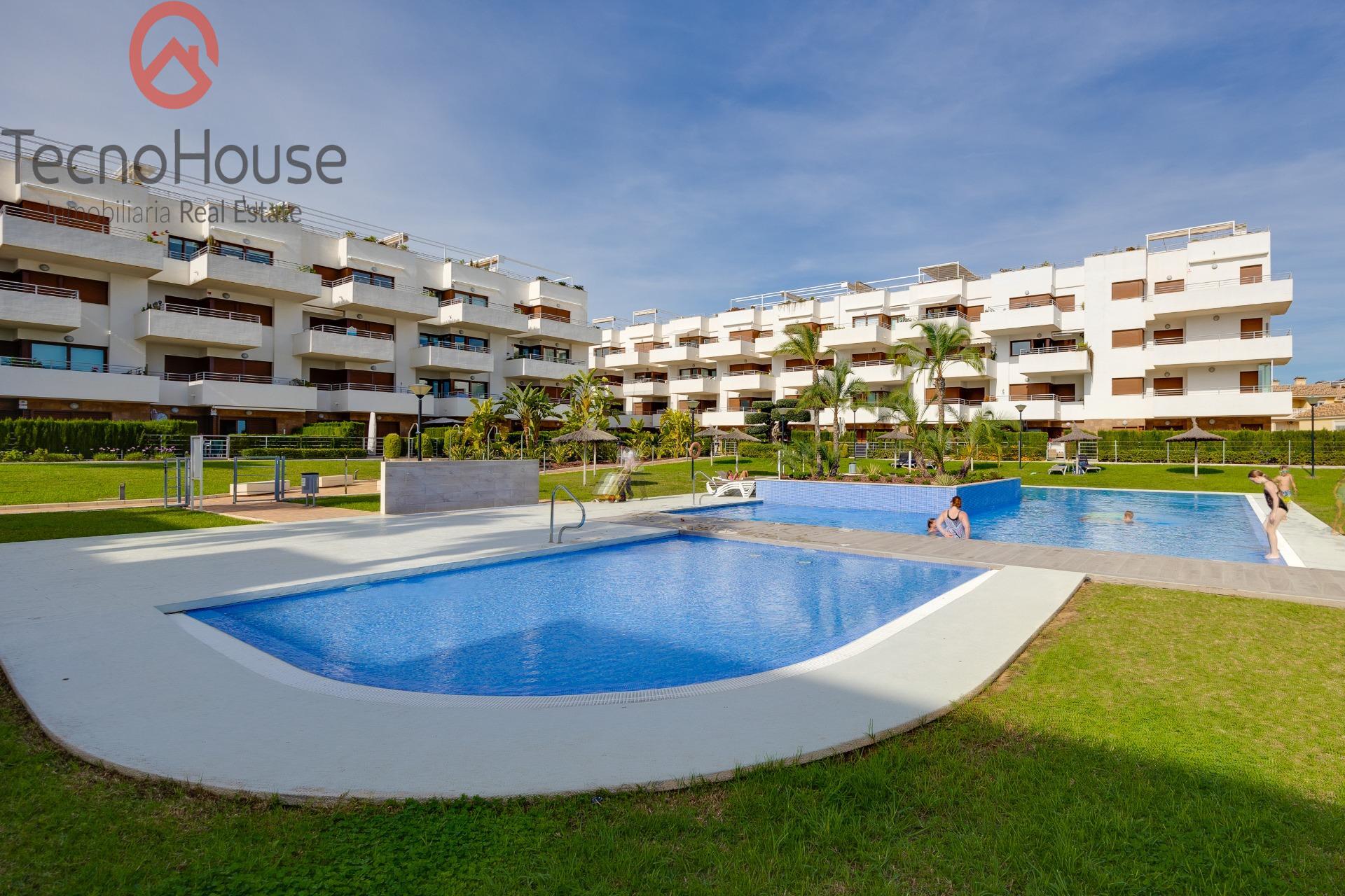 Communal walkway with lighting, Residencial Terrazas de Campoamor