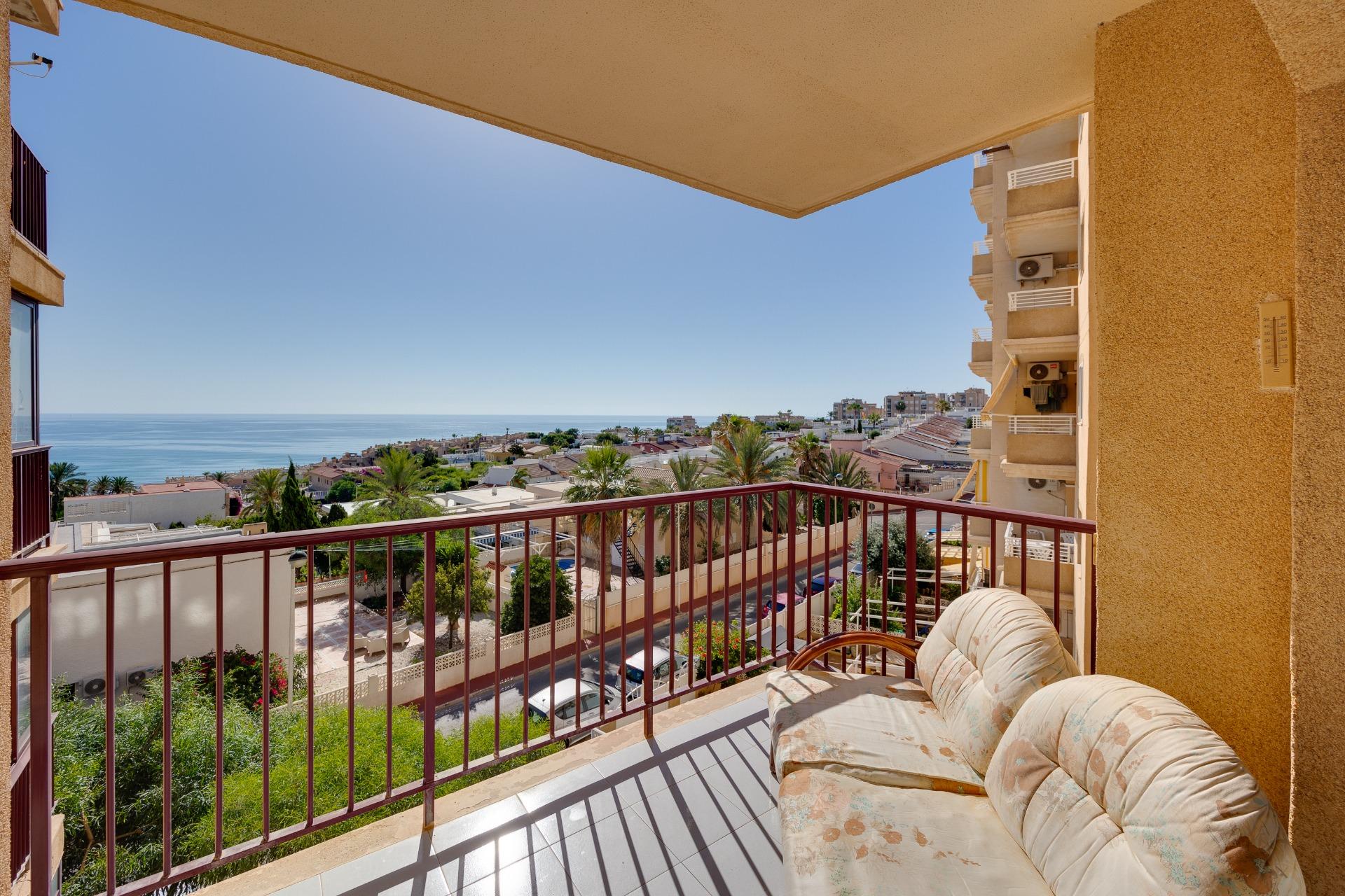 Apartment for sale in La Mata, Torrevieja - east-facing terrace with sea view on third floor