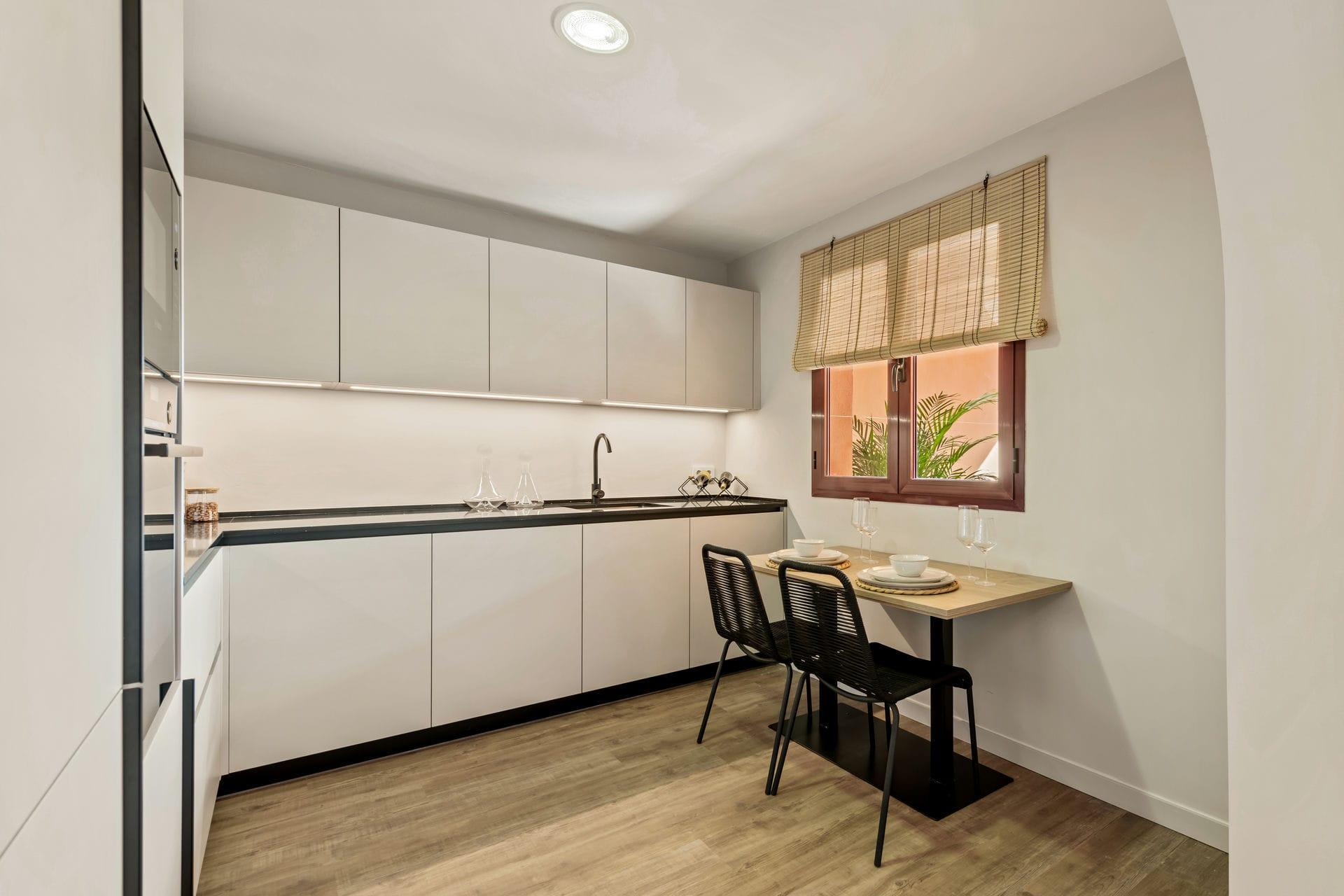 Living room with floor-to-ceiling glazing, new-build apartment, Cortés, Benahavis
