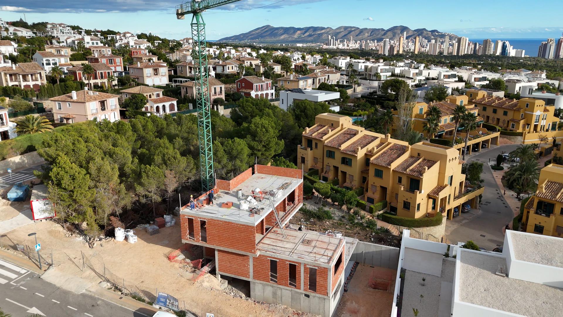 Elevated view of 700m² plot and new-build villa, Sierra Cortina, Finestrat