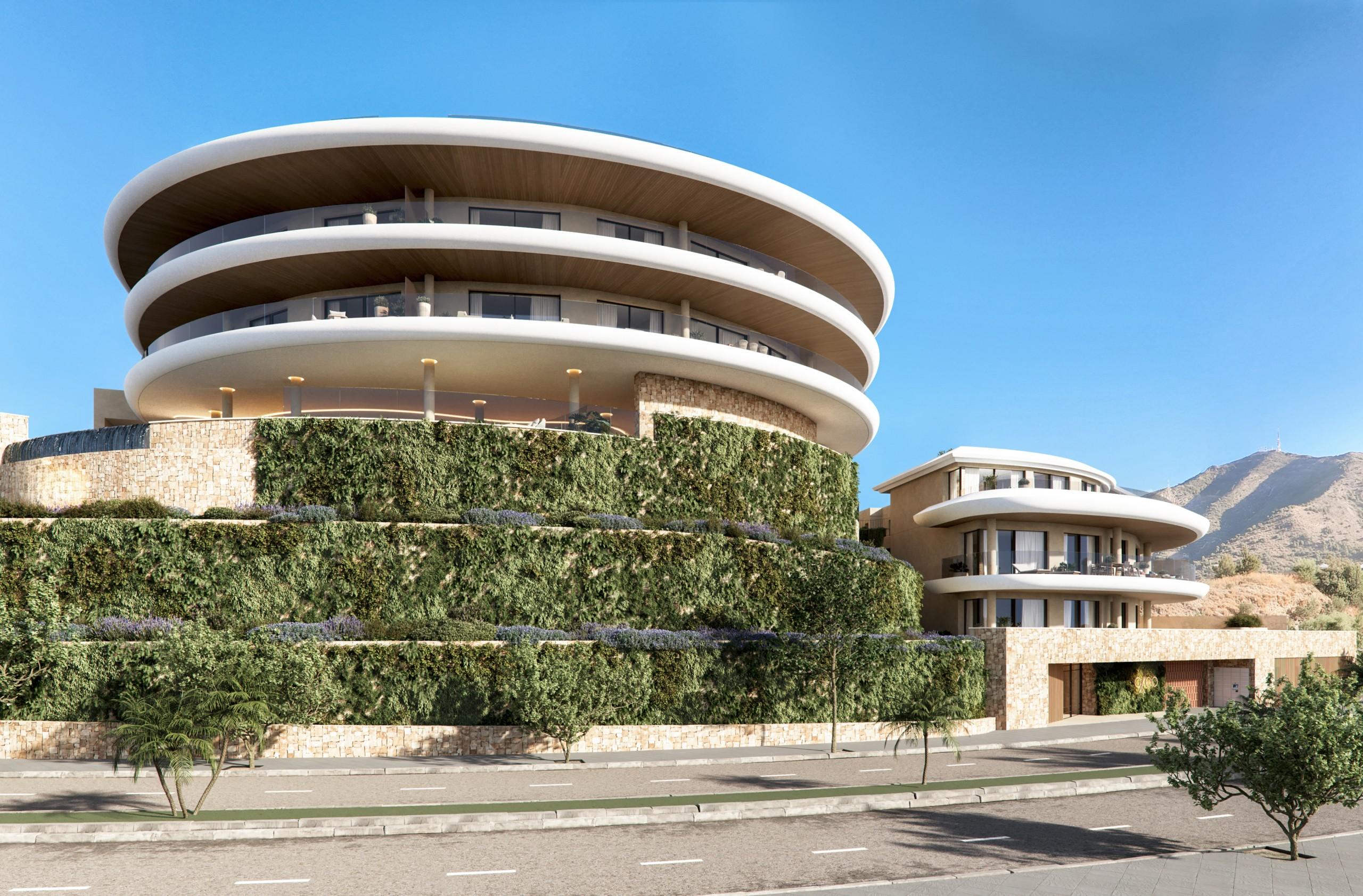 Open-plan living area with terrace access in apartment, El Higuerón