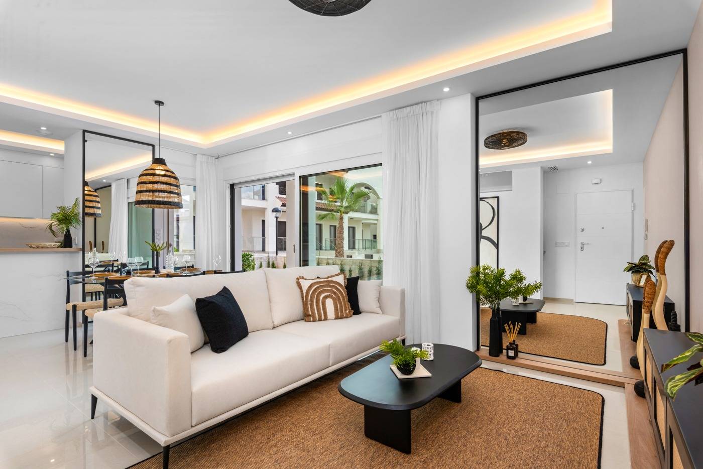 Open-plan living and dining area in 3-bedroom penthouse, Pueblo Bravo, Ciudad Quesada