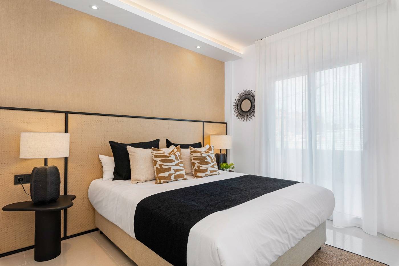 Main bedroom with built-in wardrobes in 3-bedroom penthouse, Pueblo Bravo
