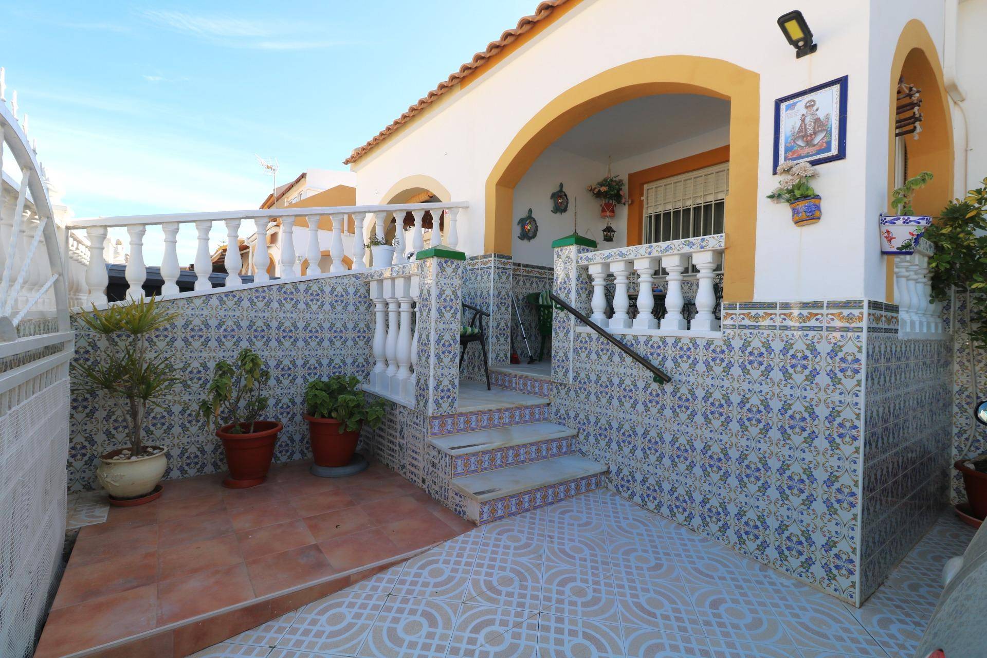 Open-plan living area in ground-floor bungalow, El Limonar, Torrevieja