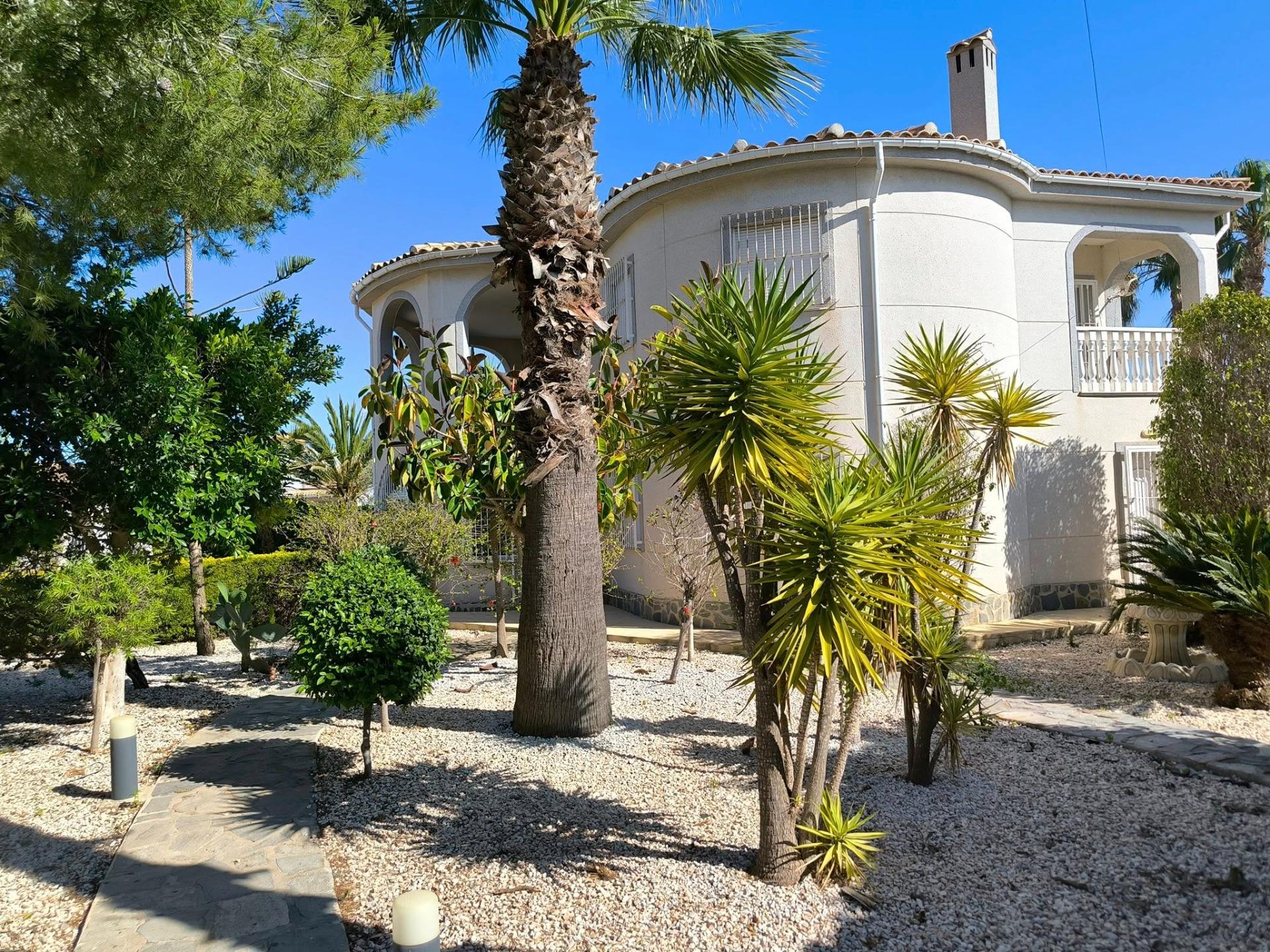 Villa for sale in La Siesta, Torrevieja - exterior facade of two-storey detached villa