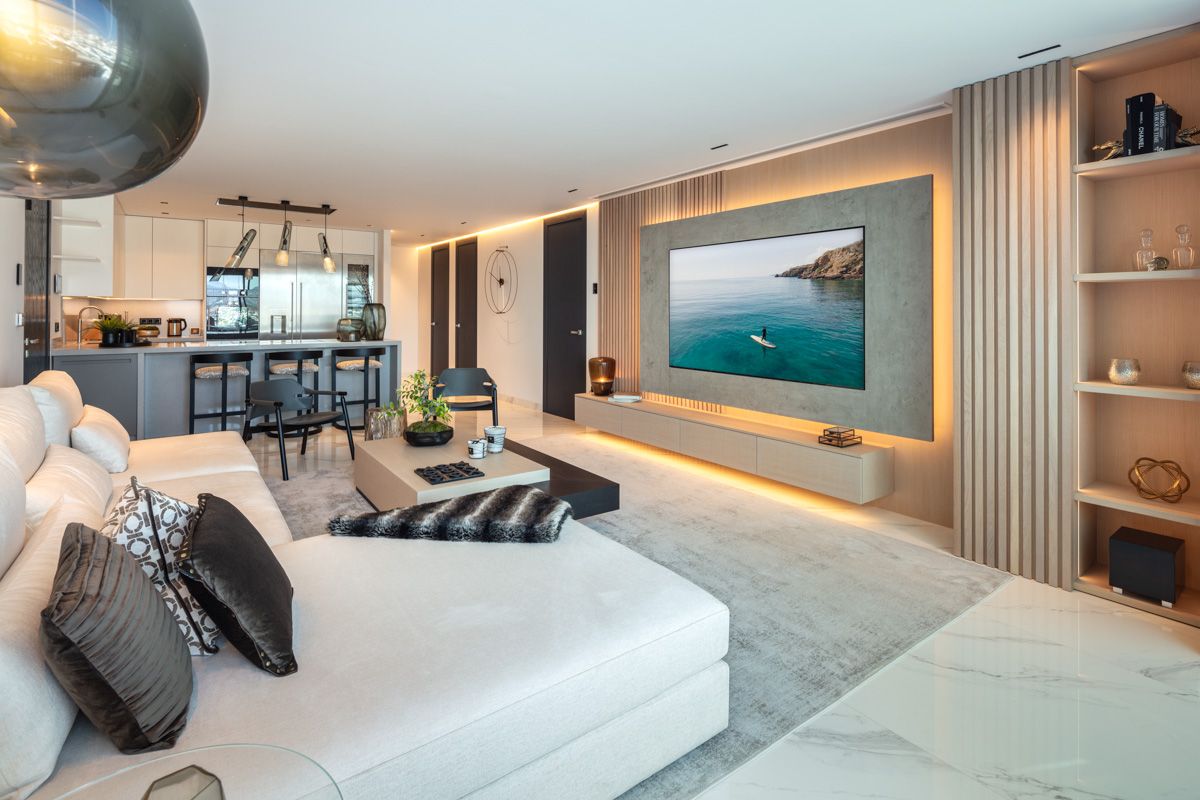 Third bedroom in 3-bedroom new-build apartment, Puerto, Marbella