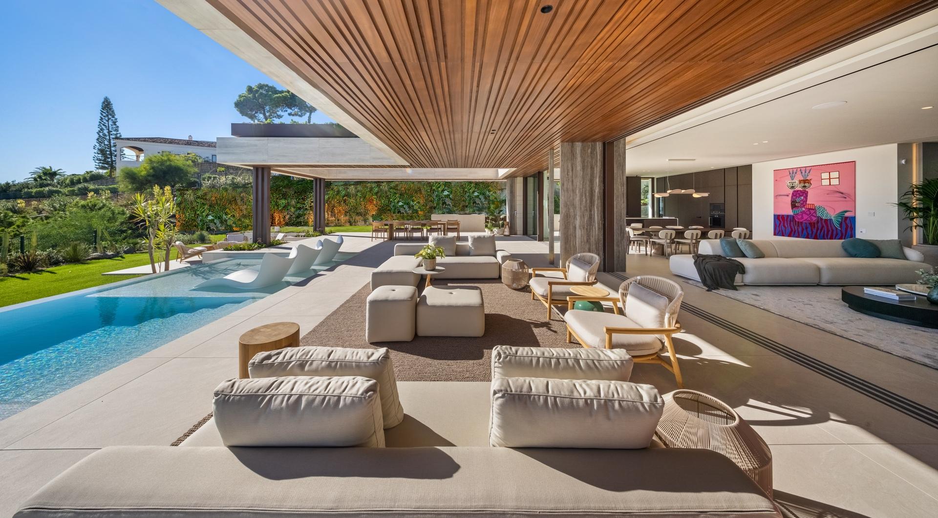 Driveway and front entrance gate, new-build villa, La Quinta, Benahavis