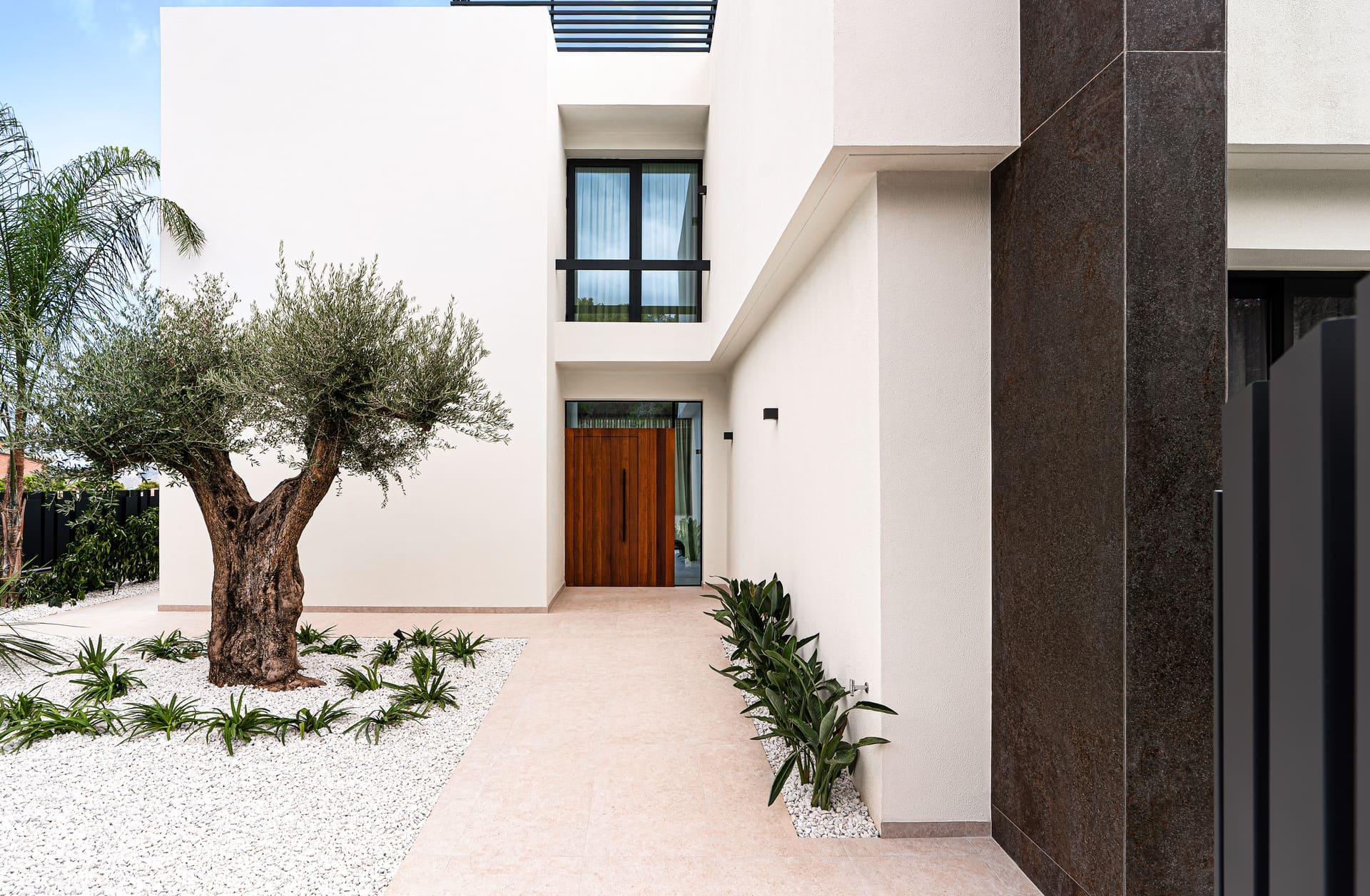 Rear garden and outdoor terrace area, new-build villa in San Rafael, La Nucía
