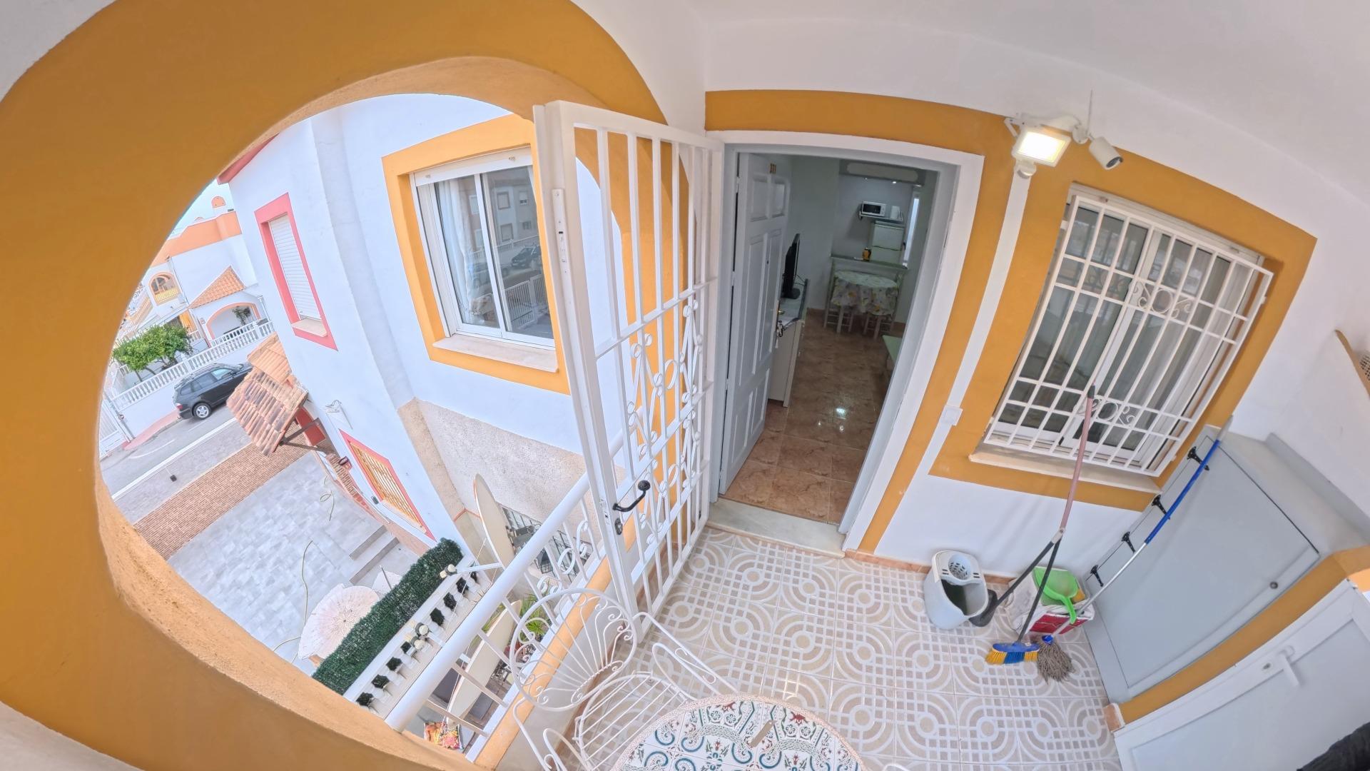 Bedroom with built-in wardrobes in bungalow, El Limonar, Torrevieja