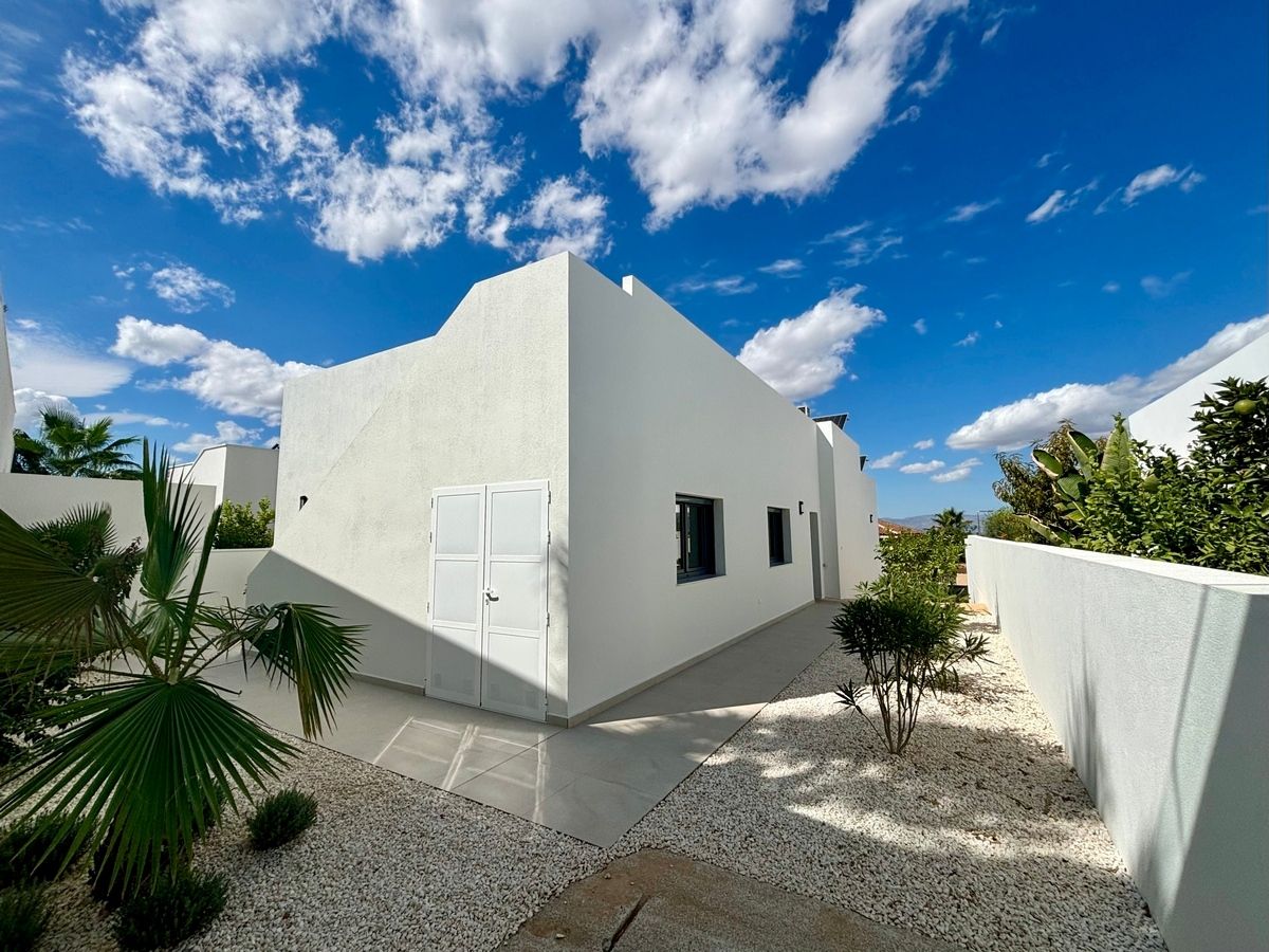 Upper exterior elevation of new-build detached villa, Centro de la Ciudad Quesada, Rojales