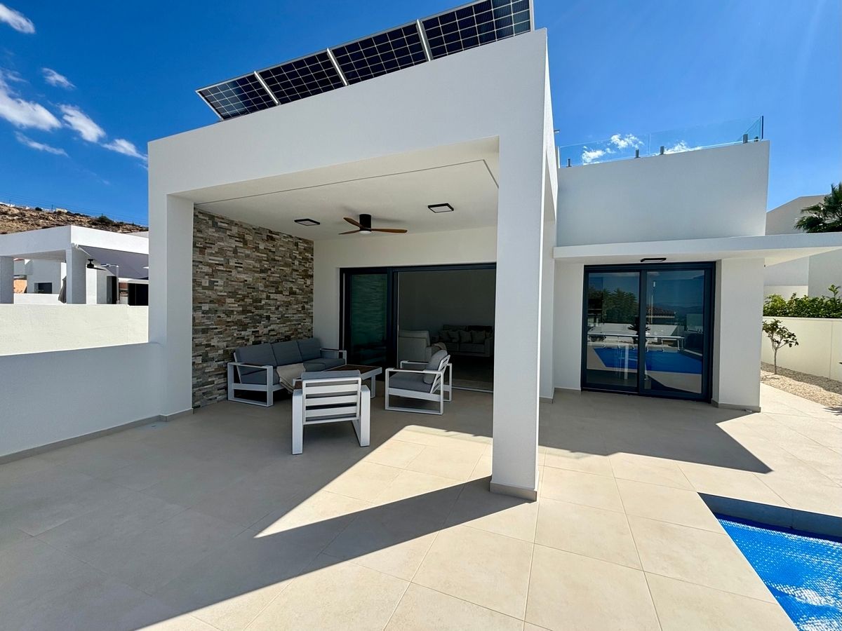 Garden-level view of 3-bedroom new-build villa showing ground floor, Centro de la Ciudad Quesada