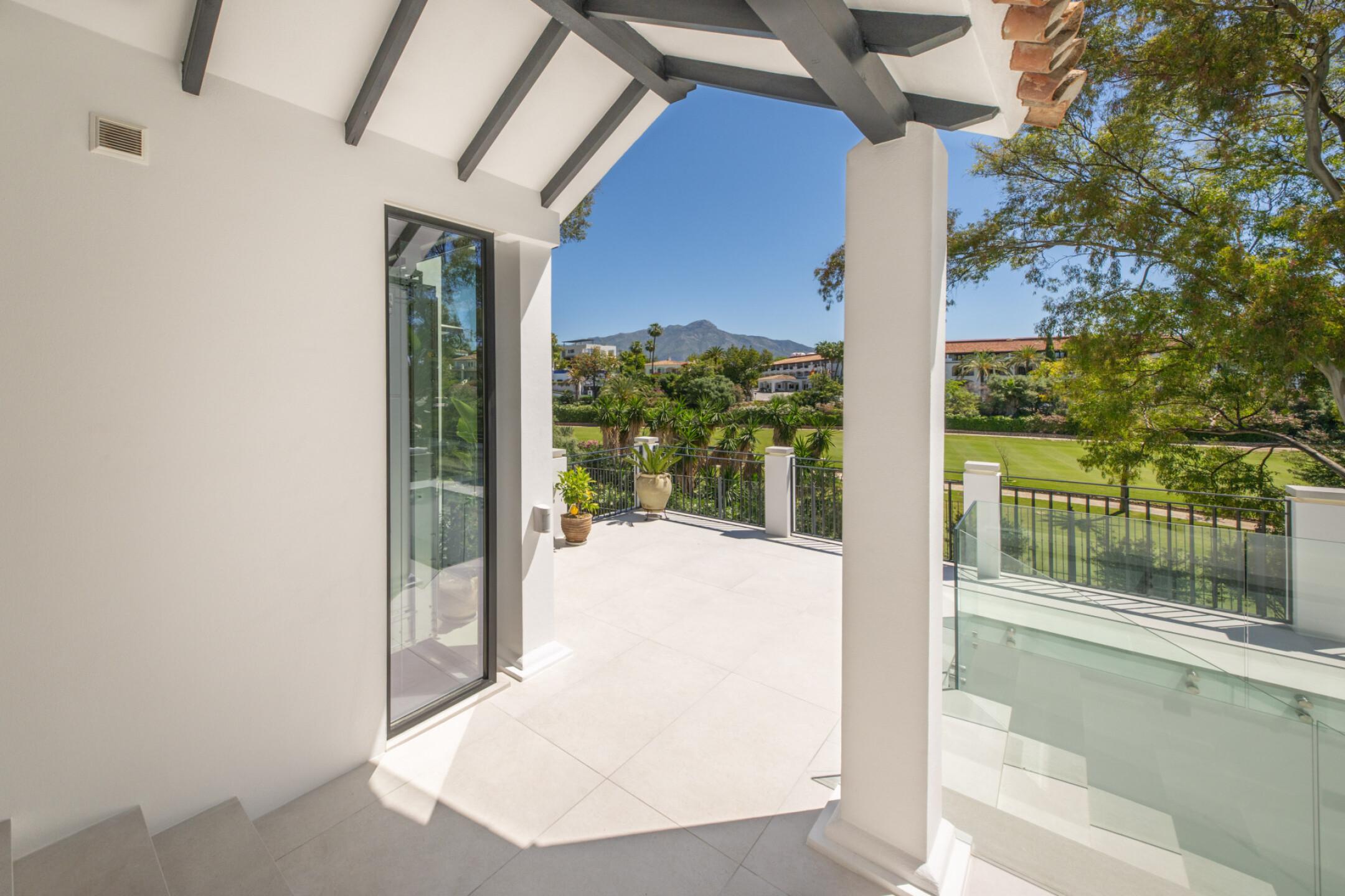 Second reception room in new-build villa, La Quinta, Benahavis