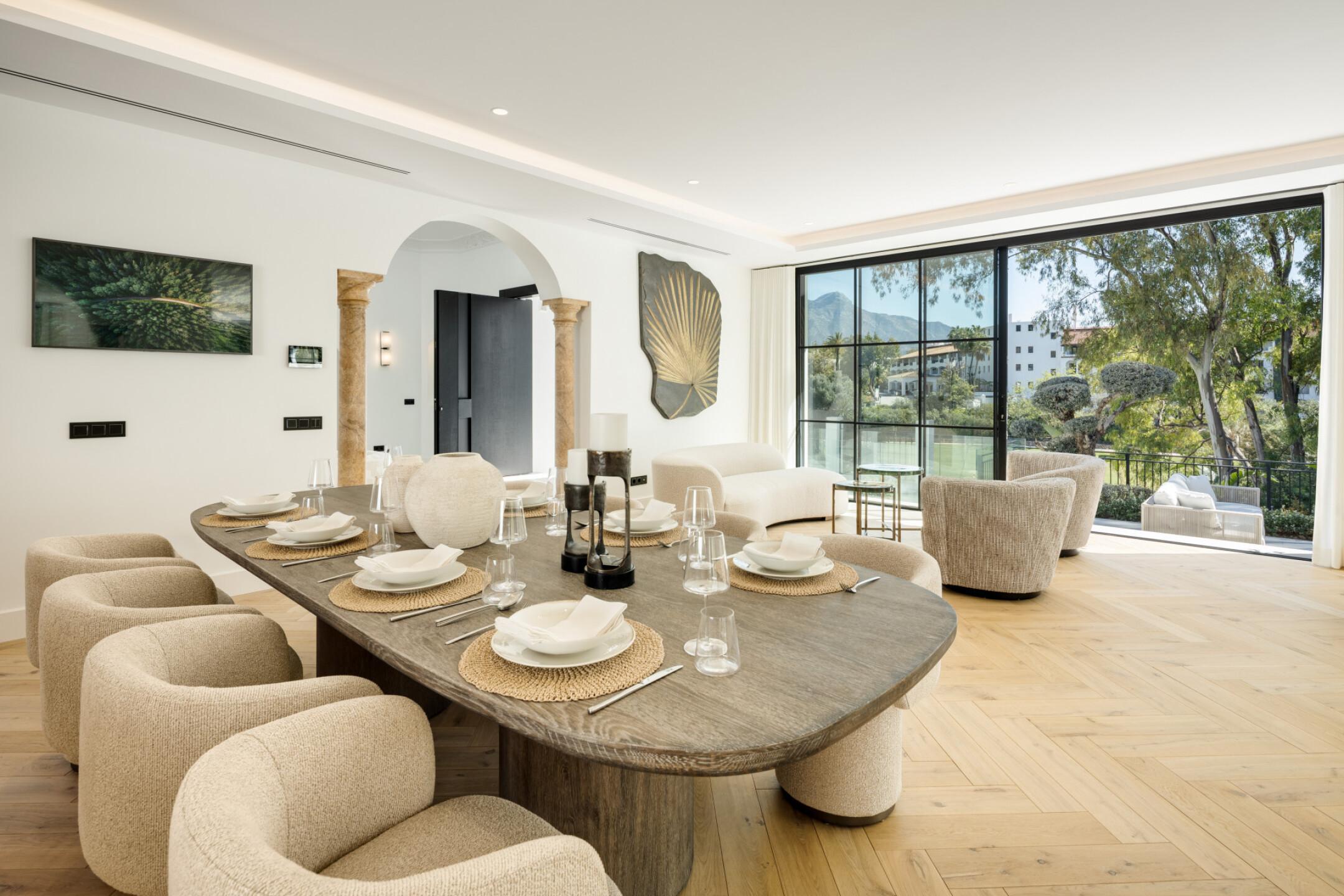 Open-plan living and dining area in new-build villa, La Quinta, Benahavis