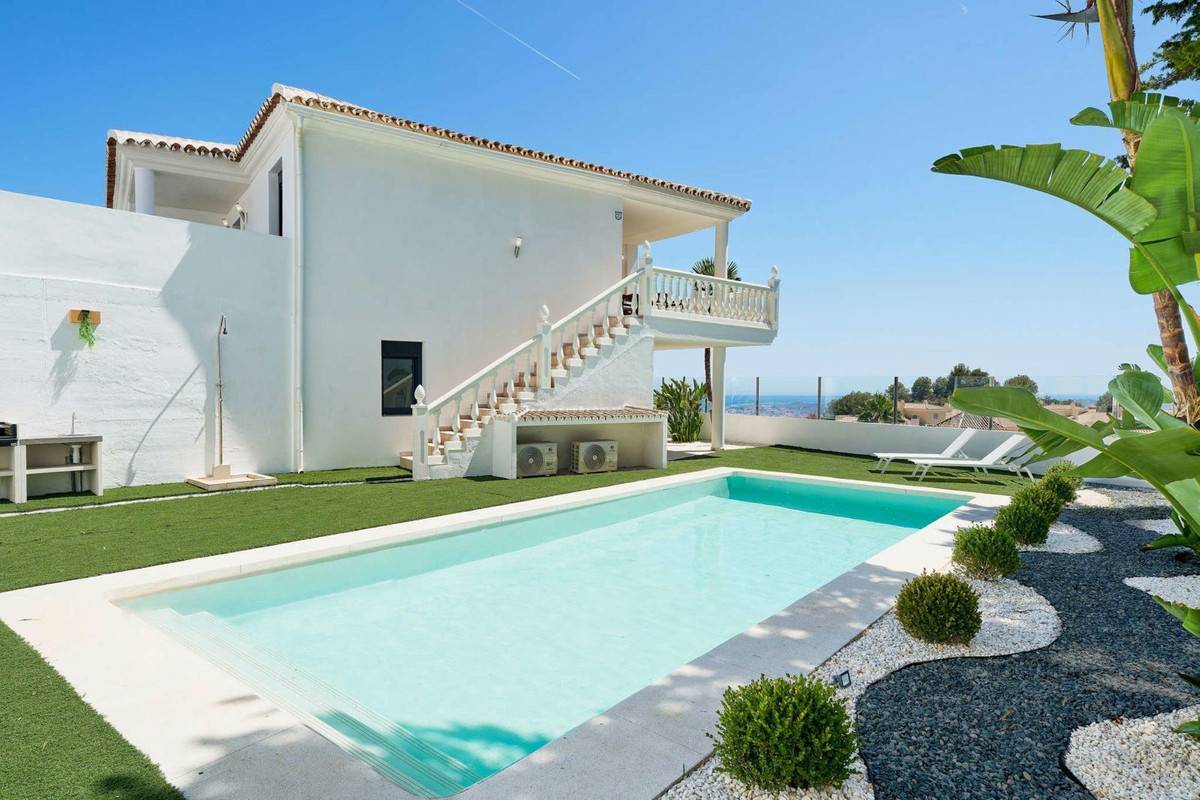 Covered parking or garage area in villa, Riviera del Sol, Mijas