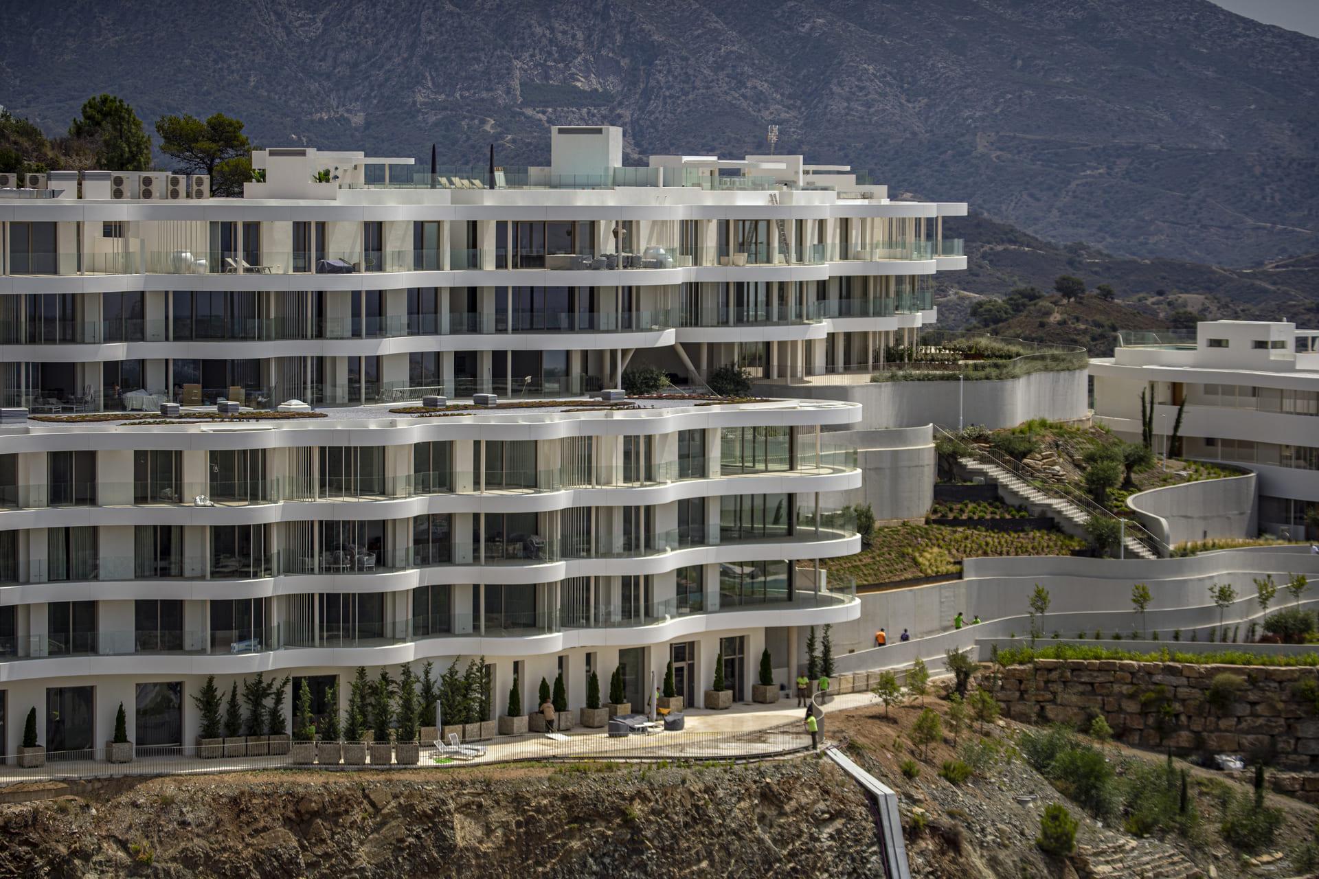 Master bedroom in 4-bedroom new-build penthouse, La Quinta, Benahavis