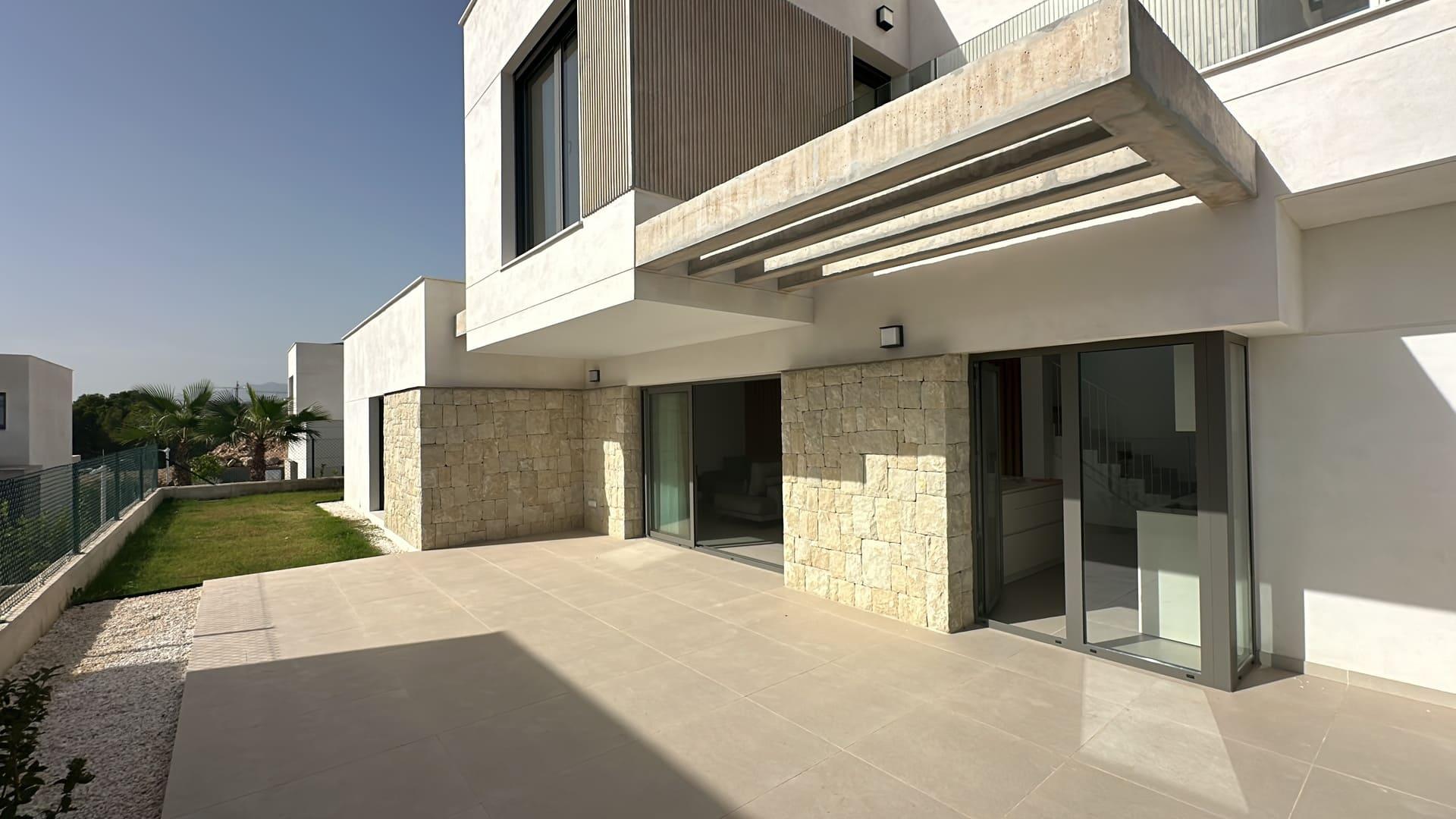 Open-plan living area in 6-bedroom new-build villa, Finestrat Hills