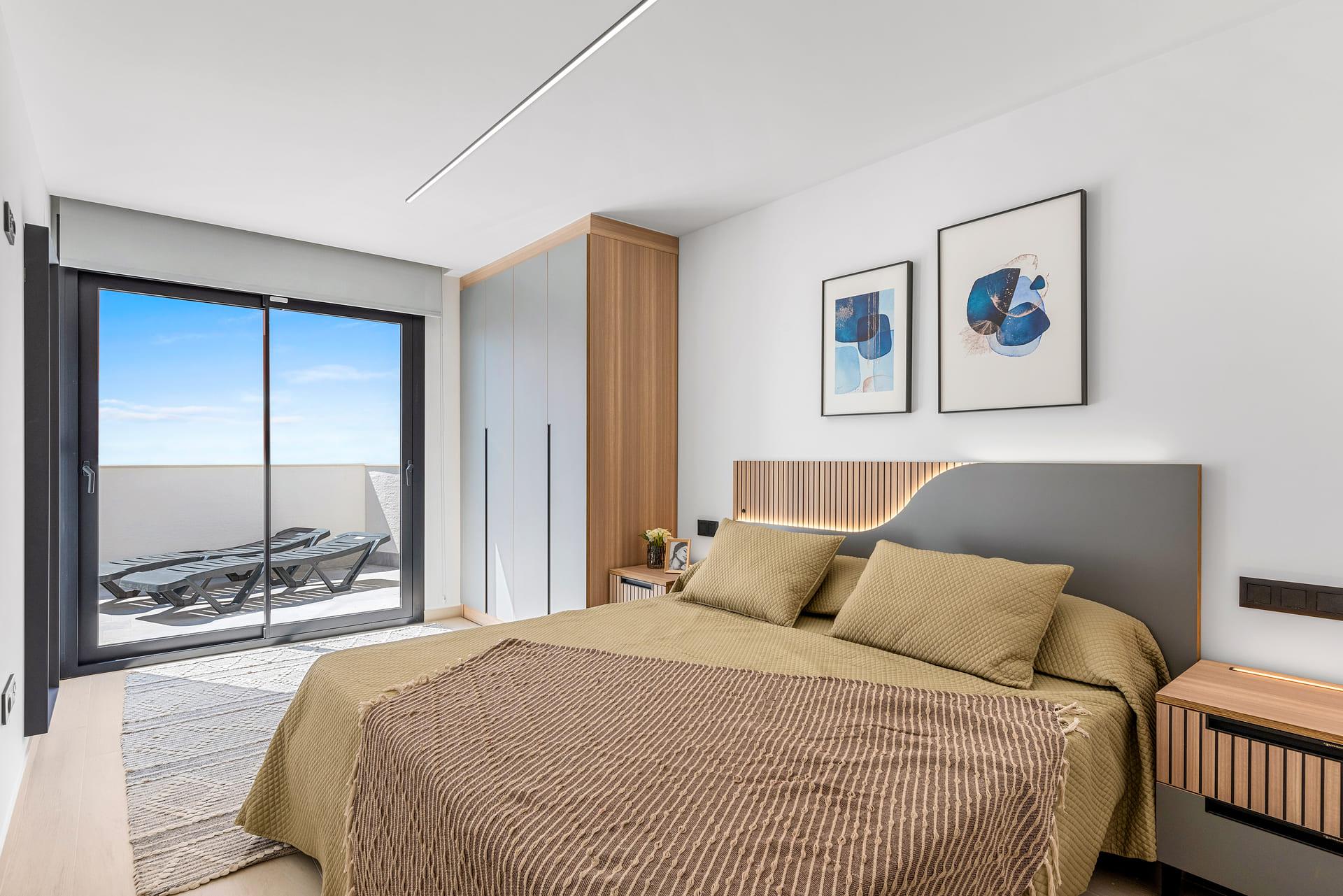 Kitchen with fitted units in 2-bedroom penthouse, El Raso