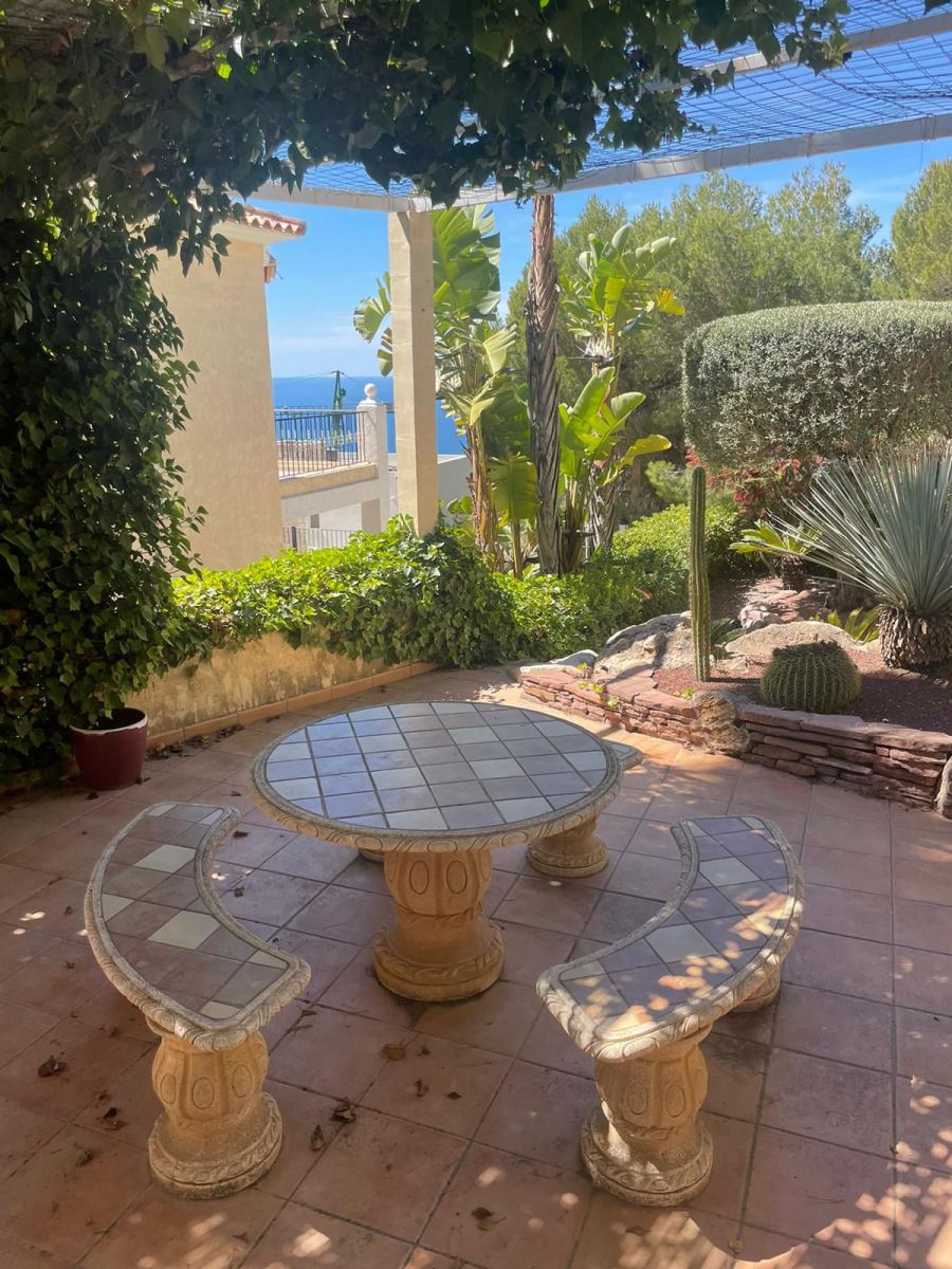 Front facade and entrance of 3-bedroom new-build villa in Zona de Mascarat, Altea