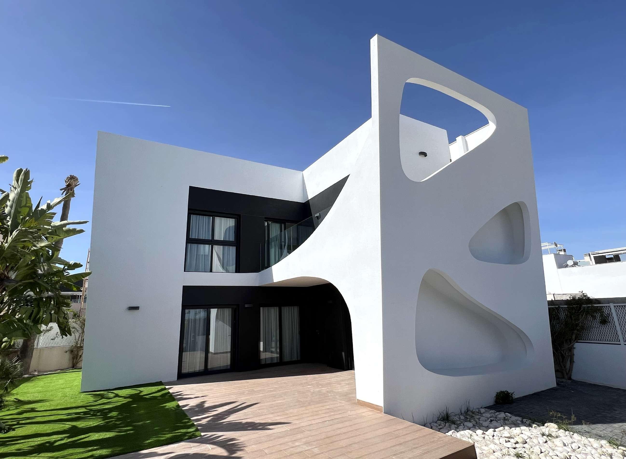 Villa for sale in Ciudad Quesada, Rojales - exterior front view of new-build detached property