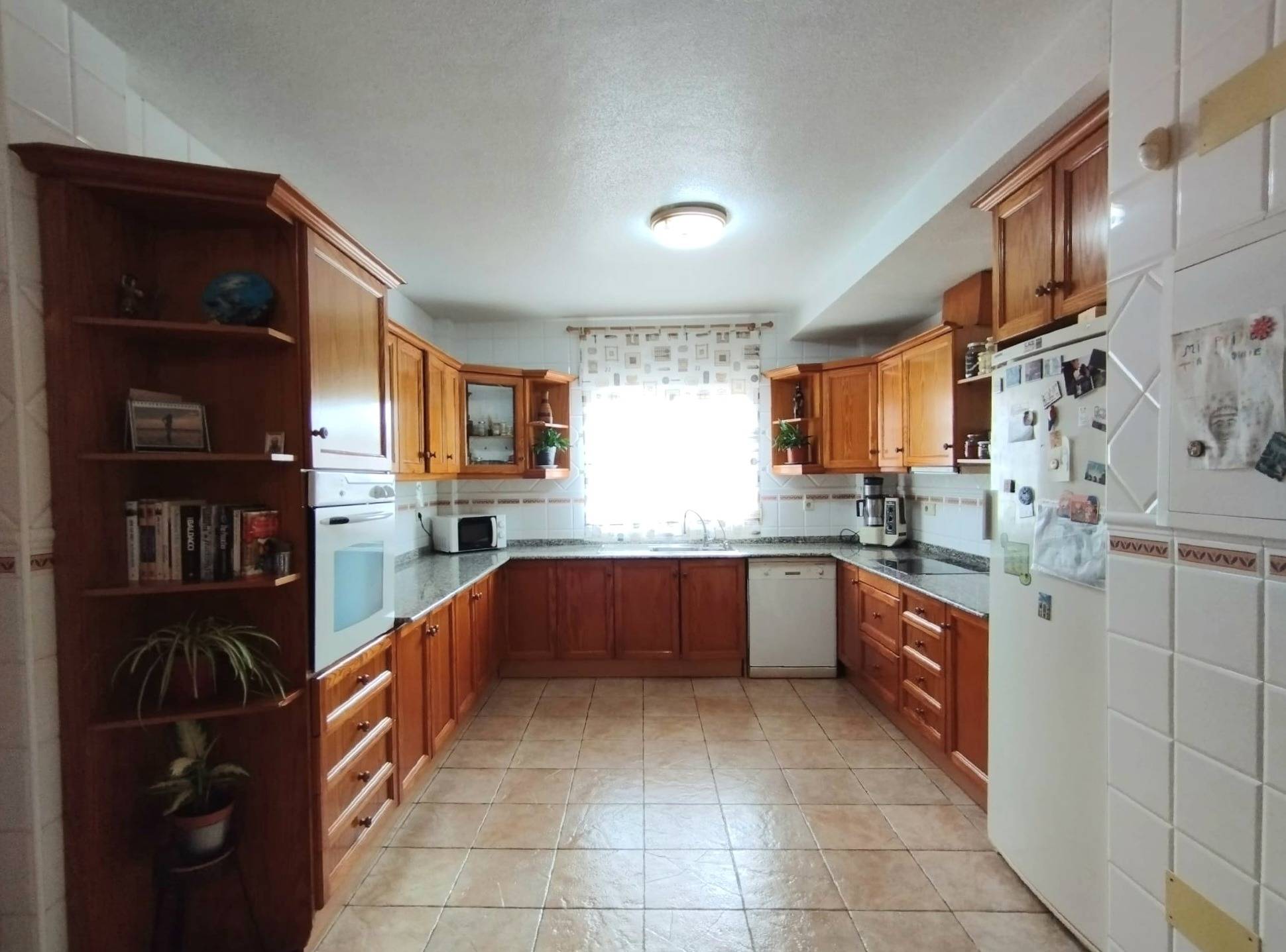Further interior room in 6-bedroom villa, La Siesta, Torrevieja